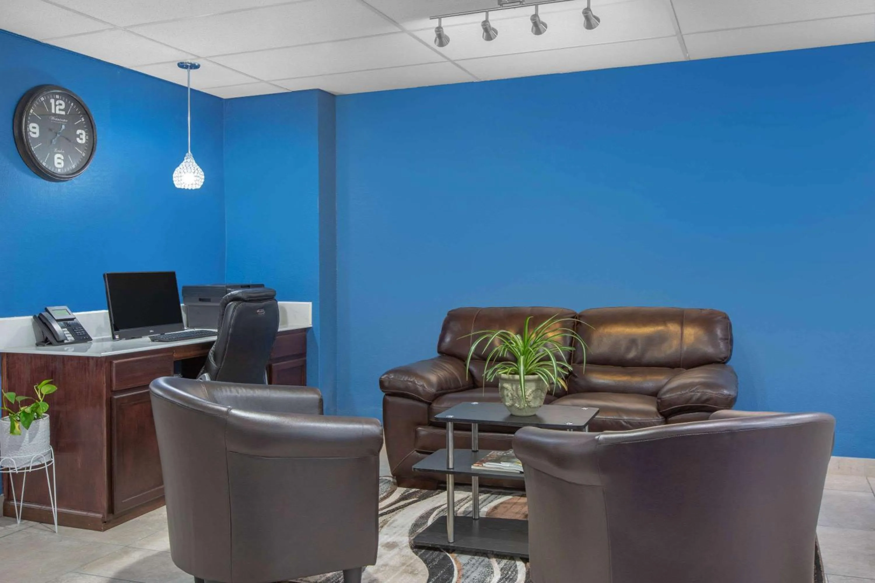 Lobby or reception in Umpqua Valley Hotel