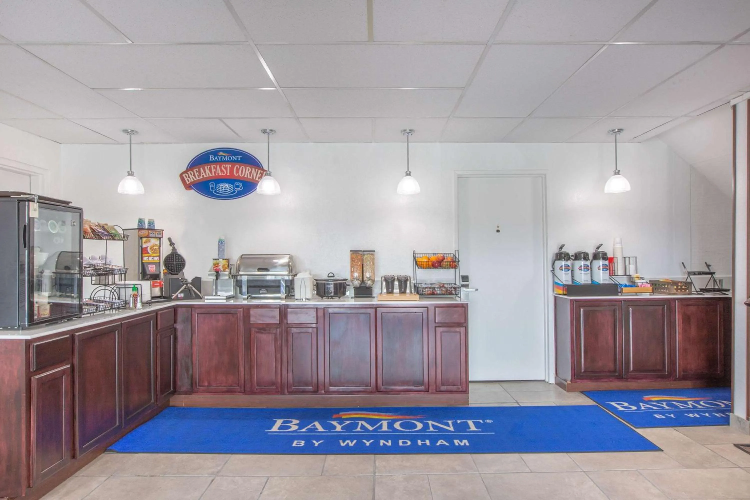 Restaurant/places to eat in Umpqua Valley Hotel