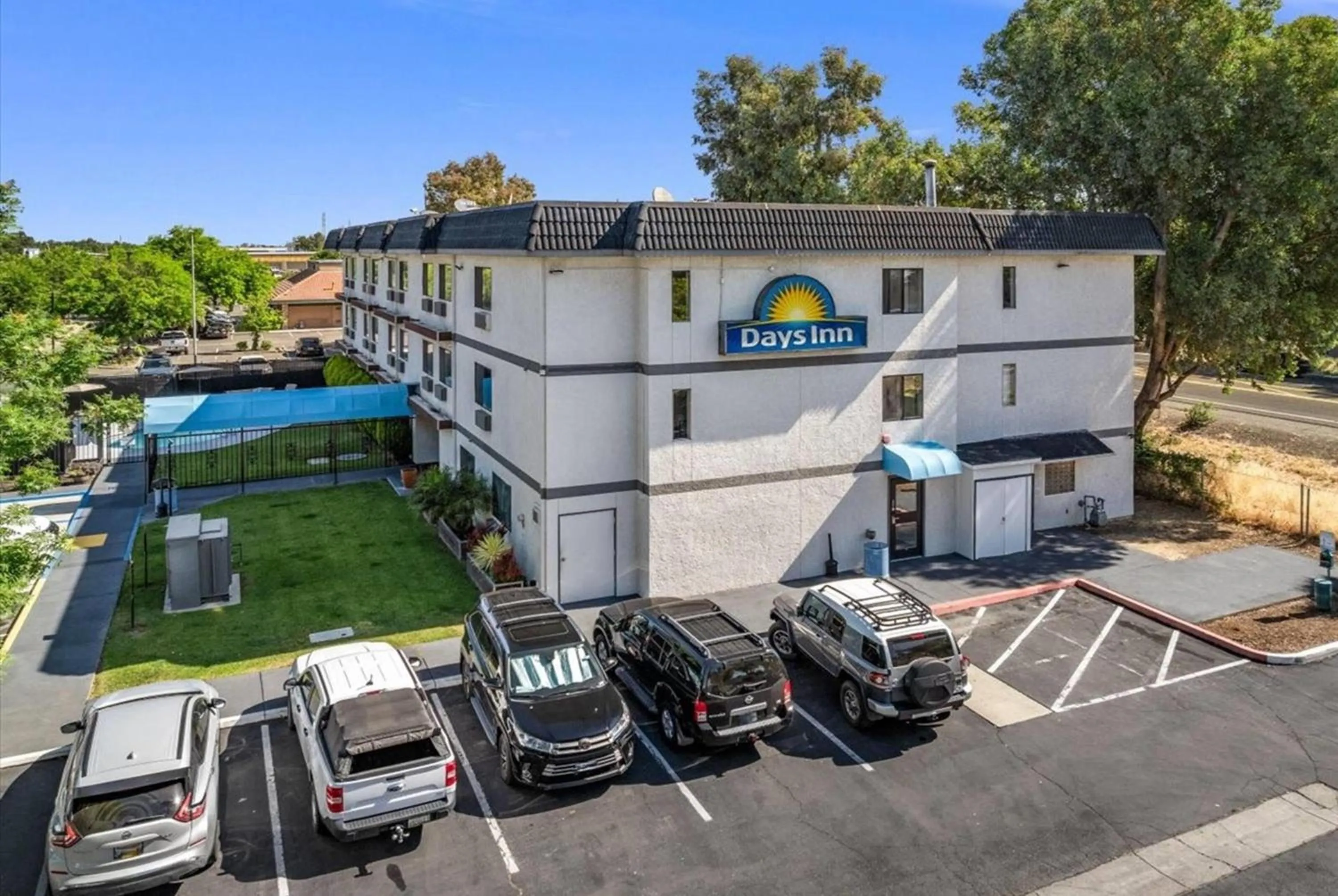 Property building in Days Inn by Wyndham Woodland