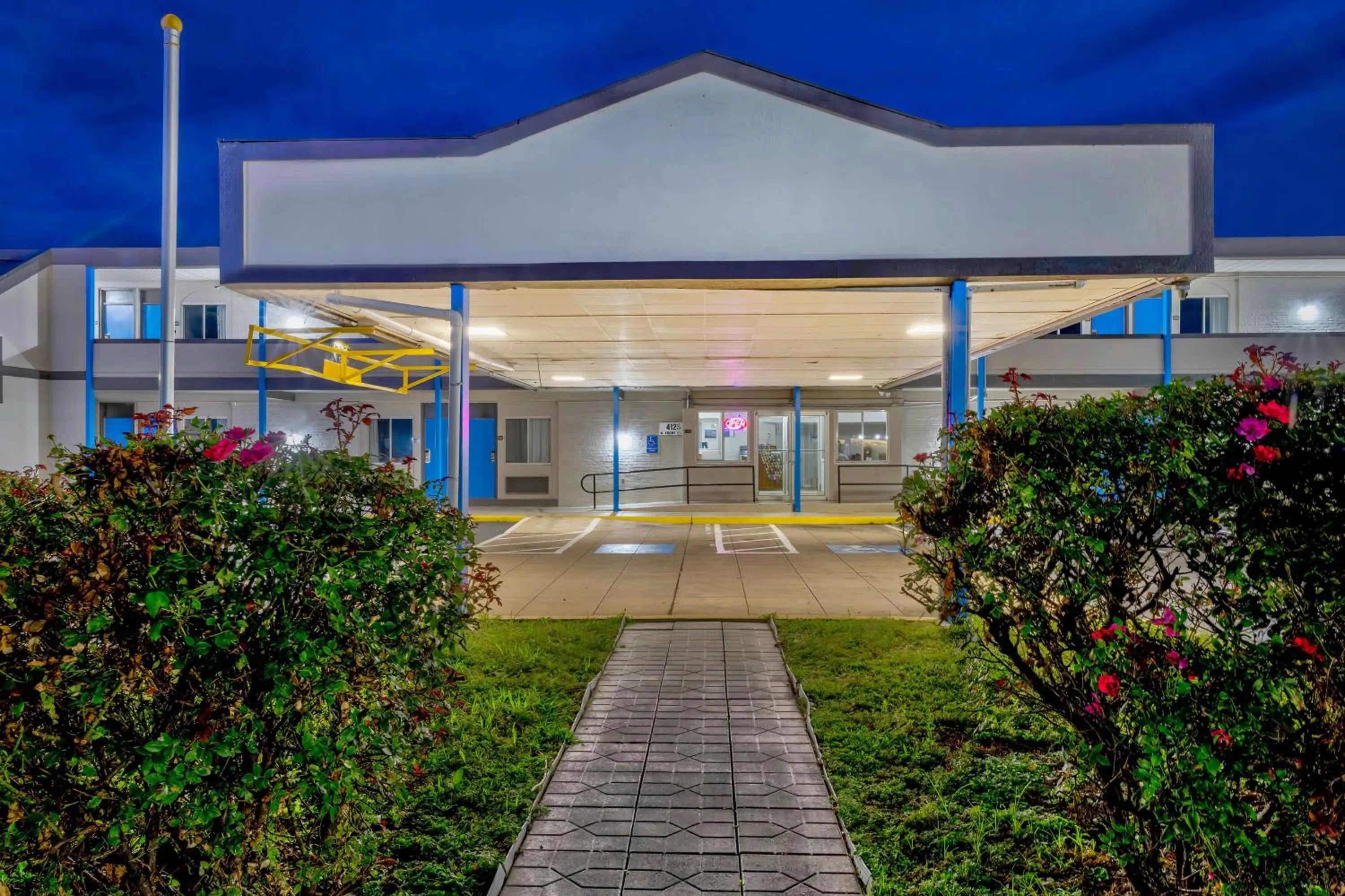 Property building in Motel 6 Harrisburg PA Near PA Expo Center