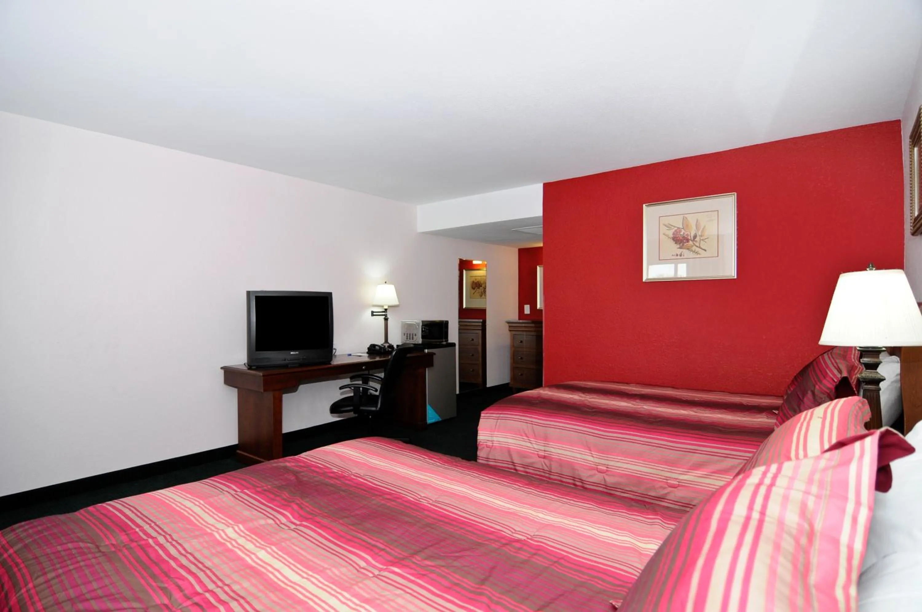 Bedroom, Bed in Motel 6 Harrisburg PA Near PA Expo Center