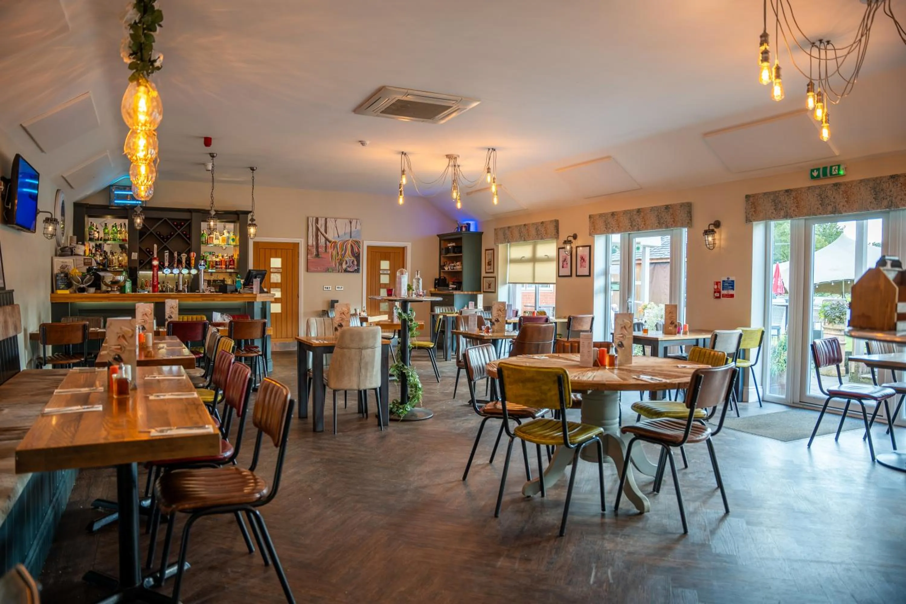 Restaurant/places to eat in Grange Farm Park