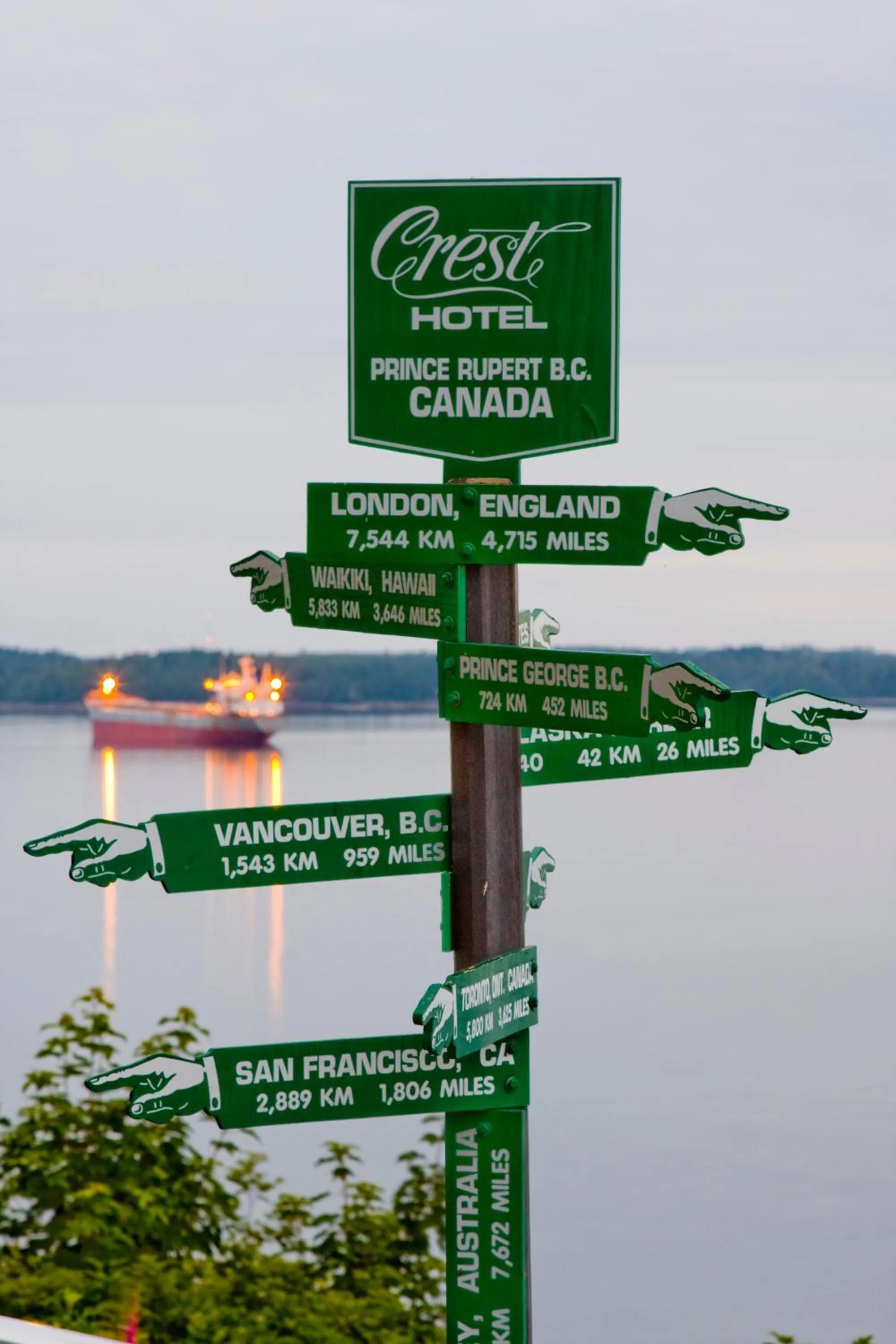 Decorative detail in Crest Hotel