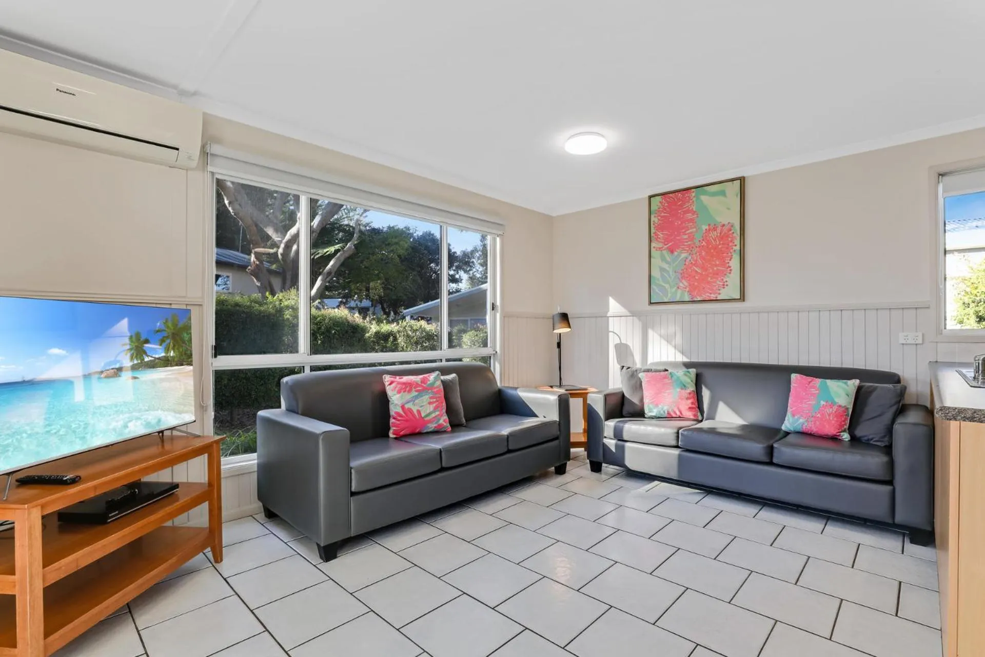 Living room in Kendalls Beach Holiday Park