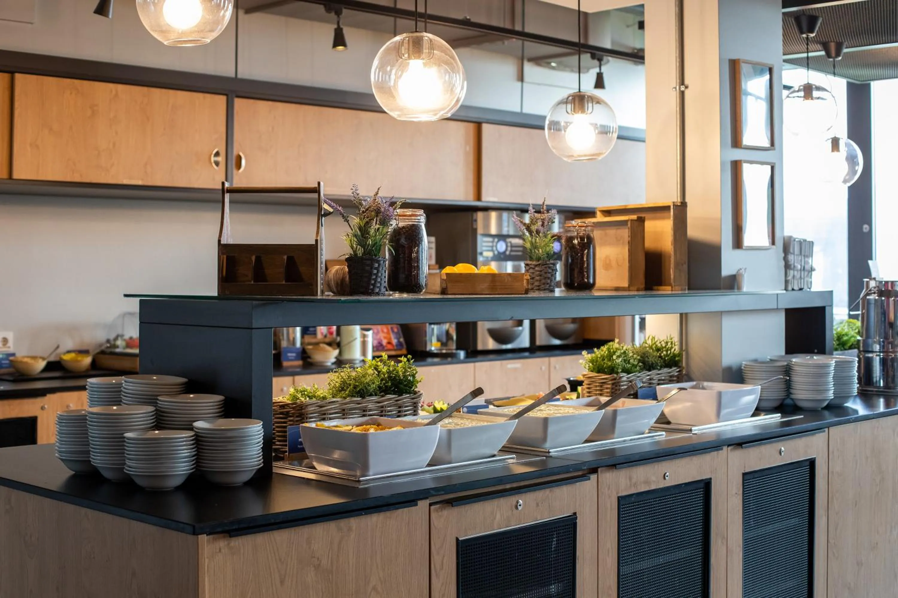 Breakfast in MEININGER Hotel Berlin Tiergarten