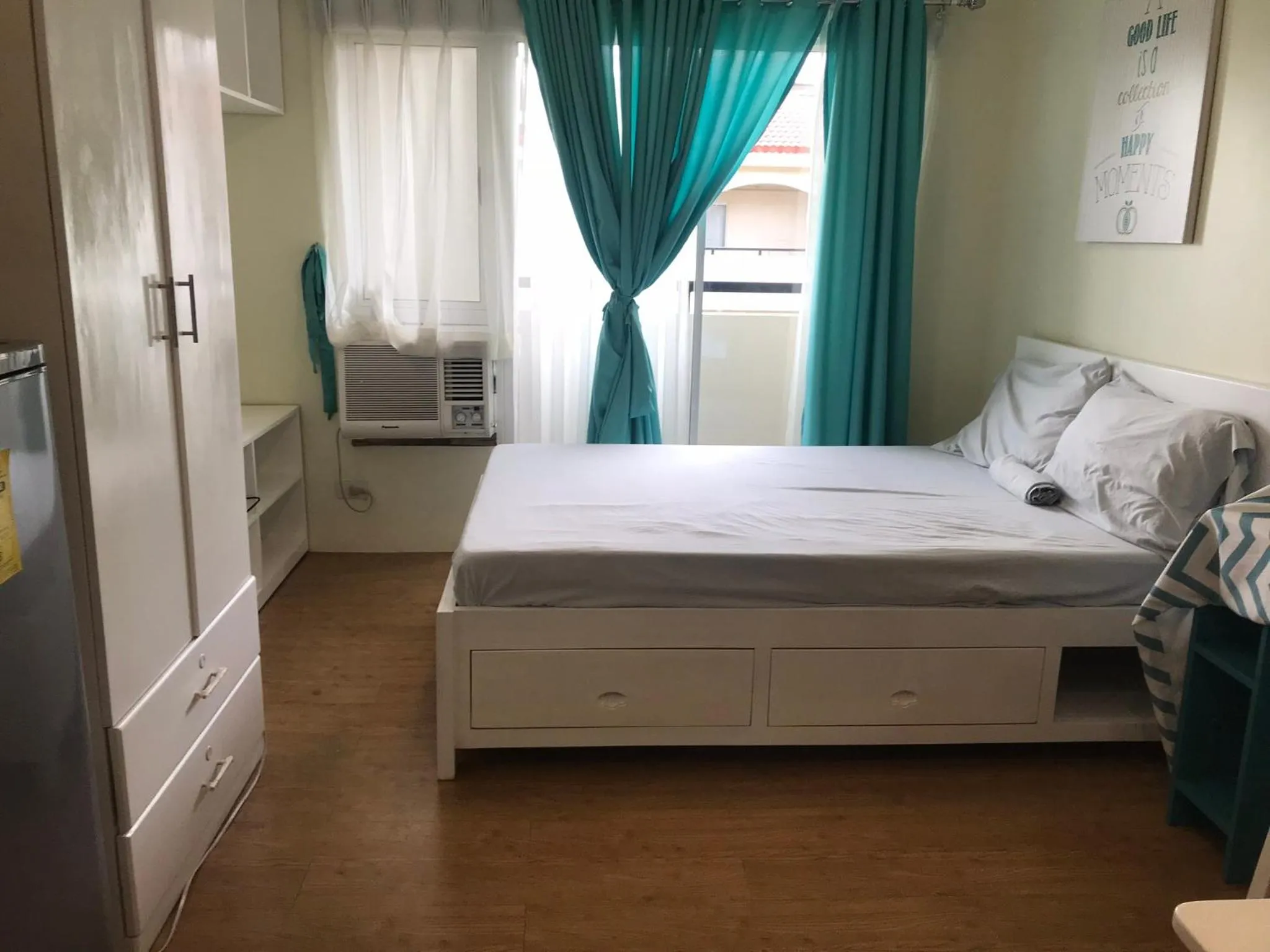 Bedroom, Bed in Kara's Suite