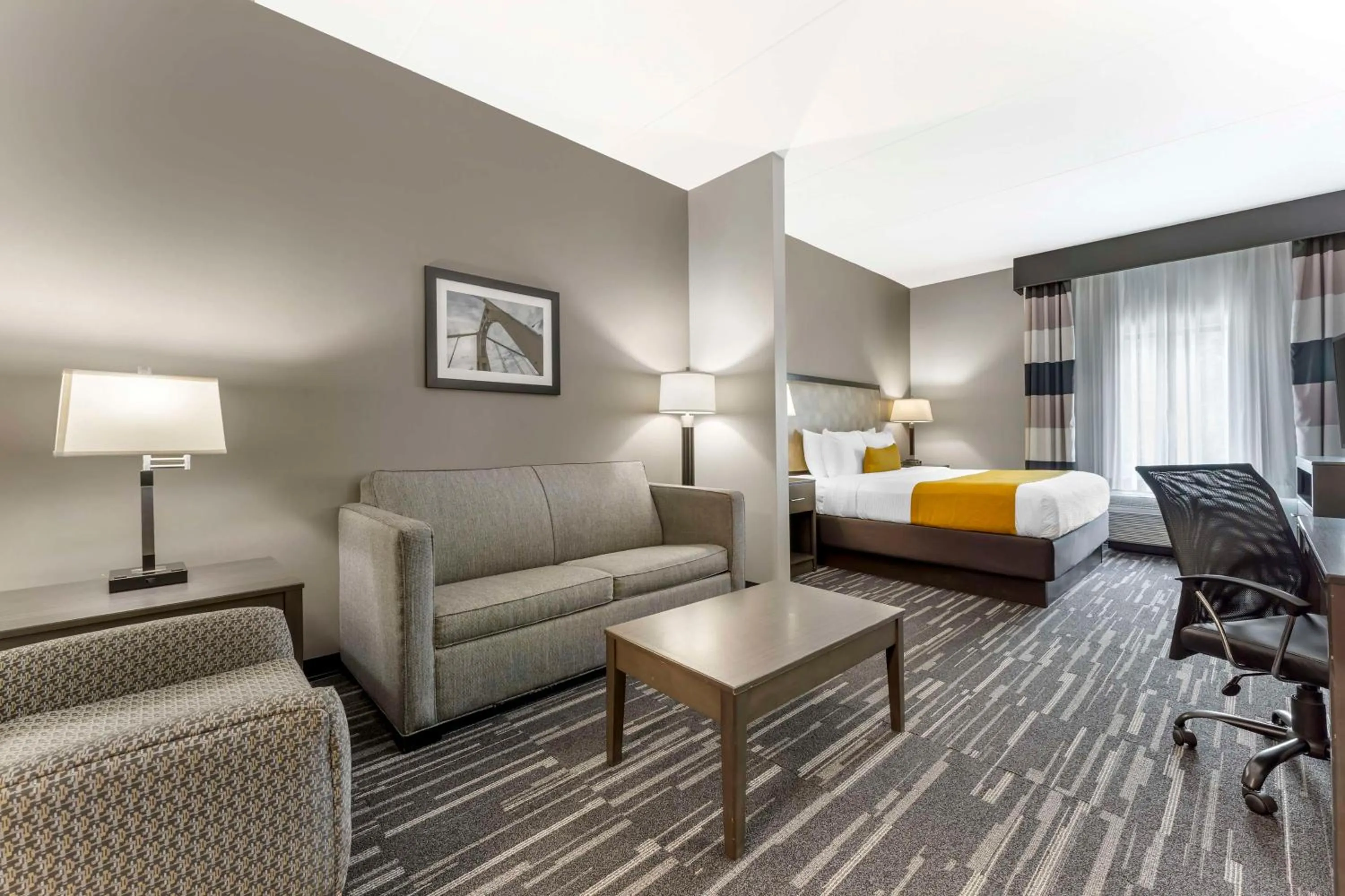 Photo of the whole room in Best Western Plus Cranberry-Pittsburgh North