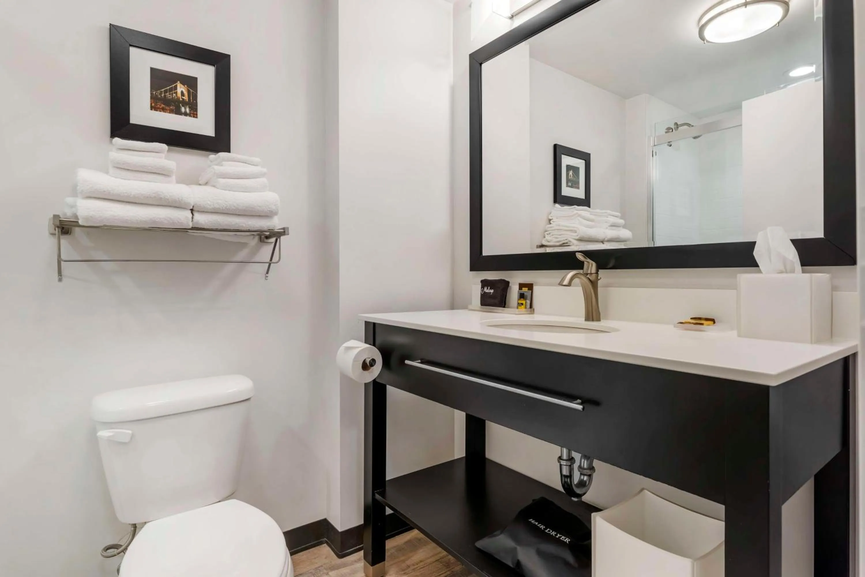 Bathroom in Best Western Plus Cranberry-Pittsburgh North