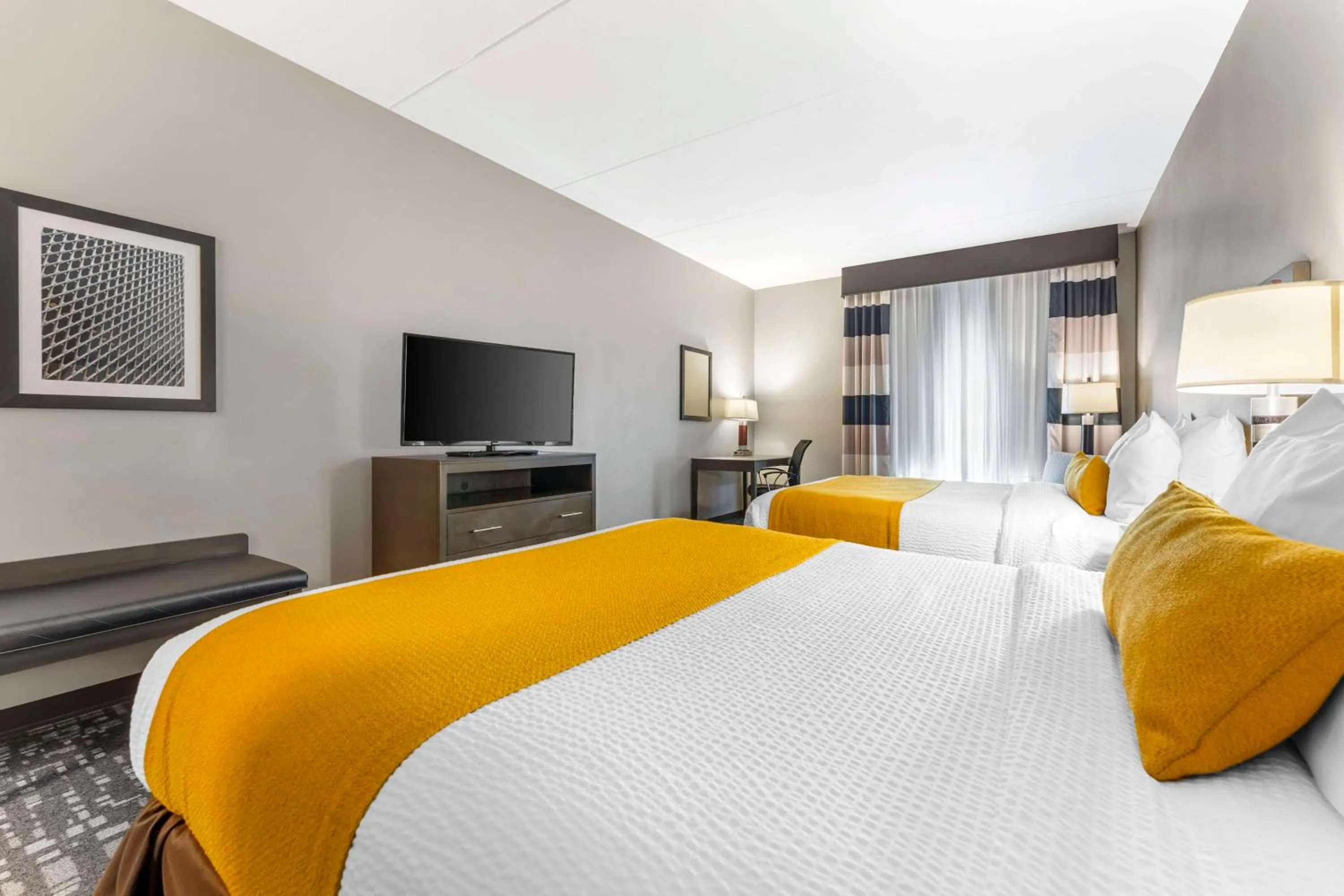 Bedroom in Best Western Plus Cranberry-Pittsburgh North