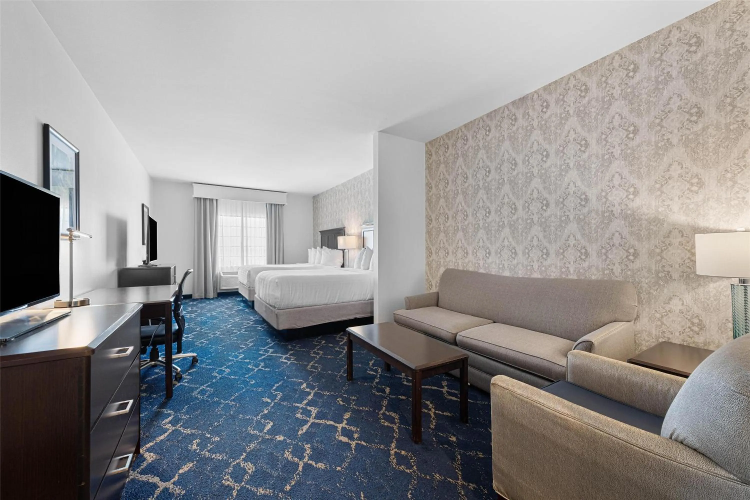 Photo of the whole room, Bed in Best Western Plus New Richmond Inn & Suites