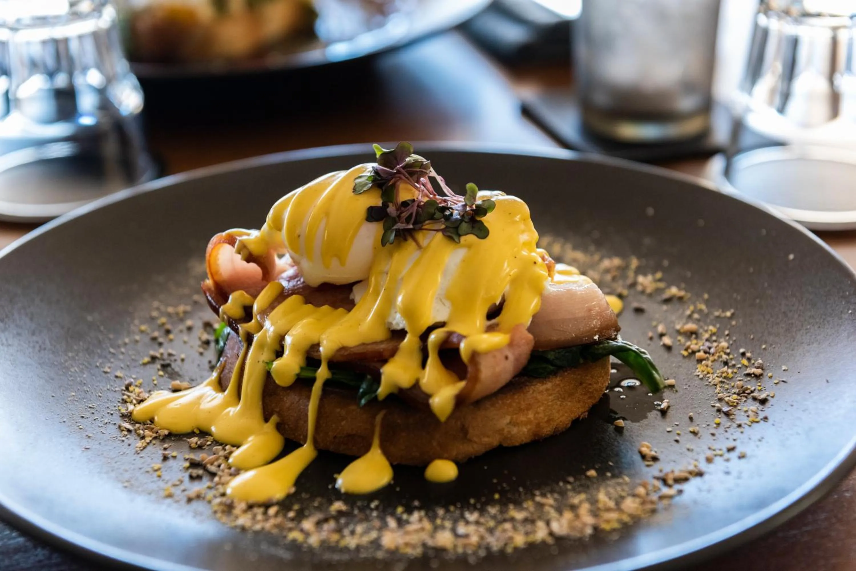 Restaurant/places to eat in Burnett Riverside Hotel