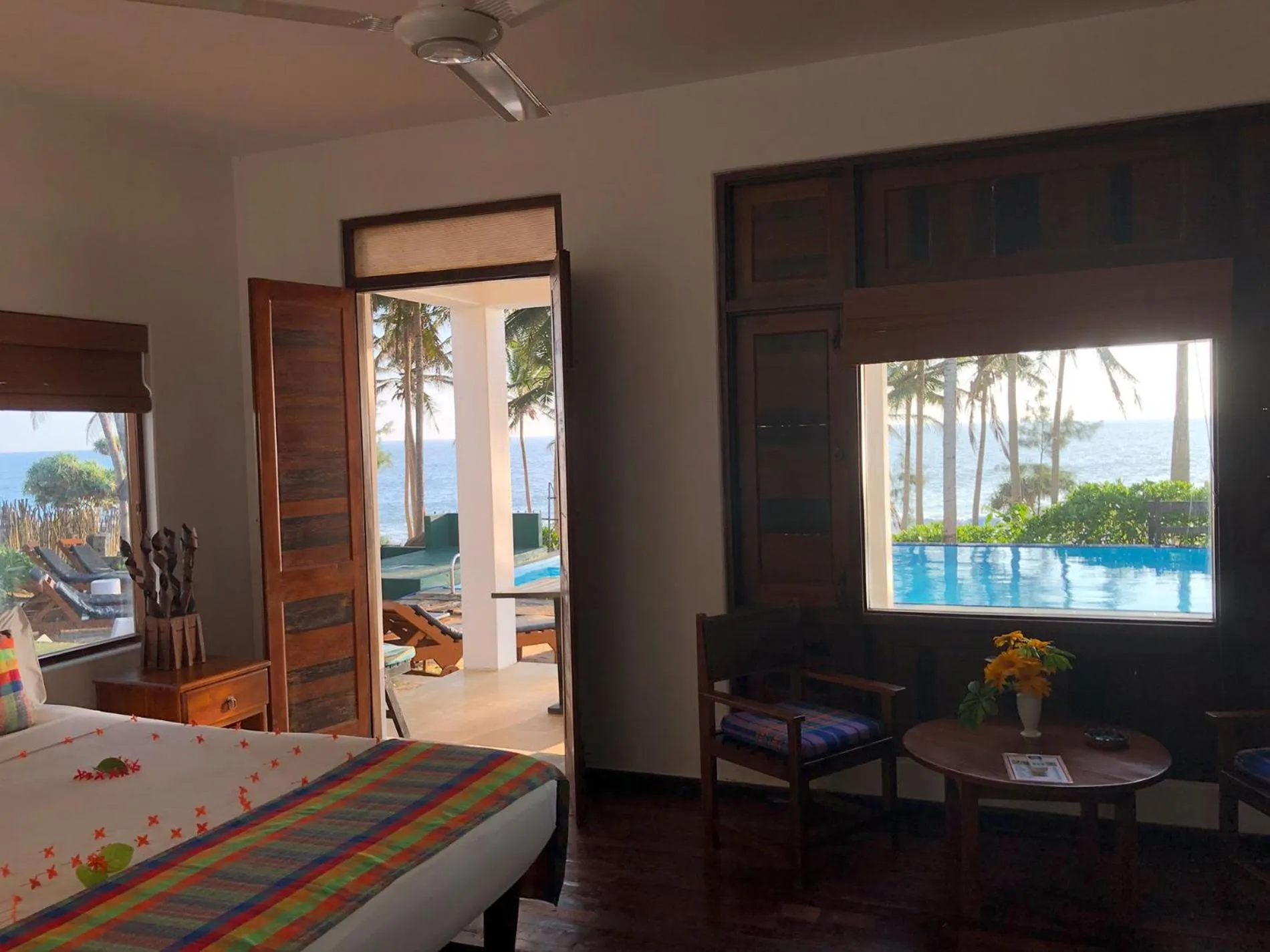 Swimming pool, Bed in Turtle Bay Boutique Hotel