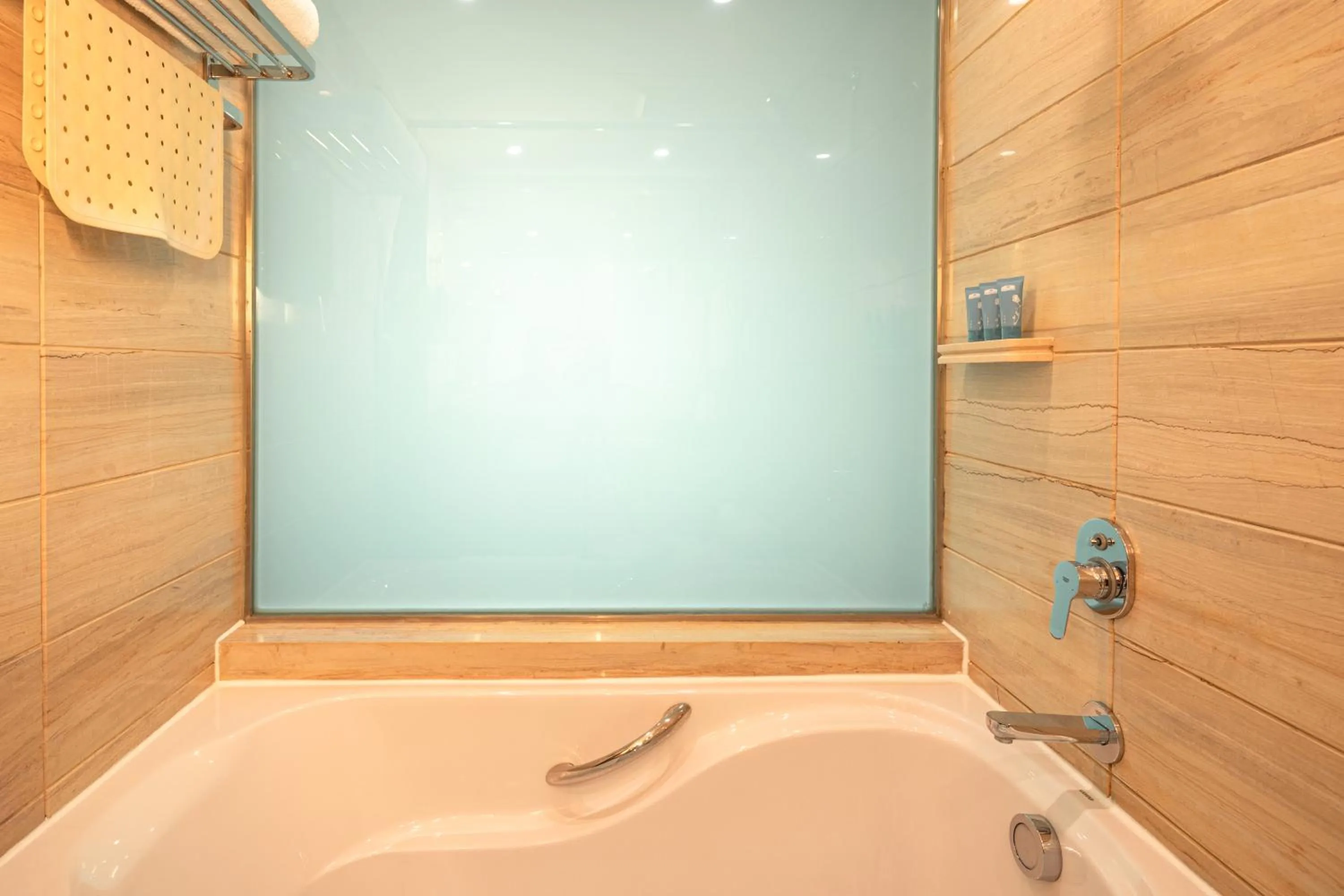 Bathroom in China Mayors Plaza