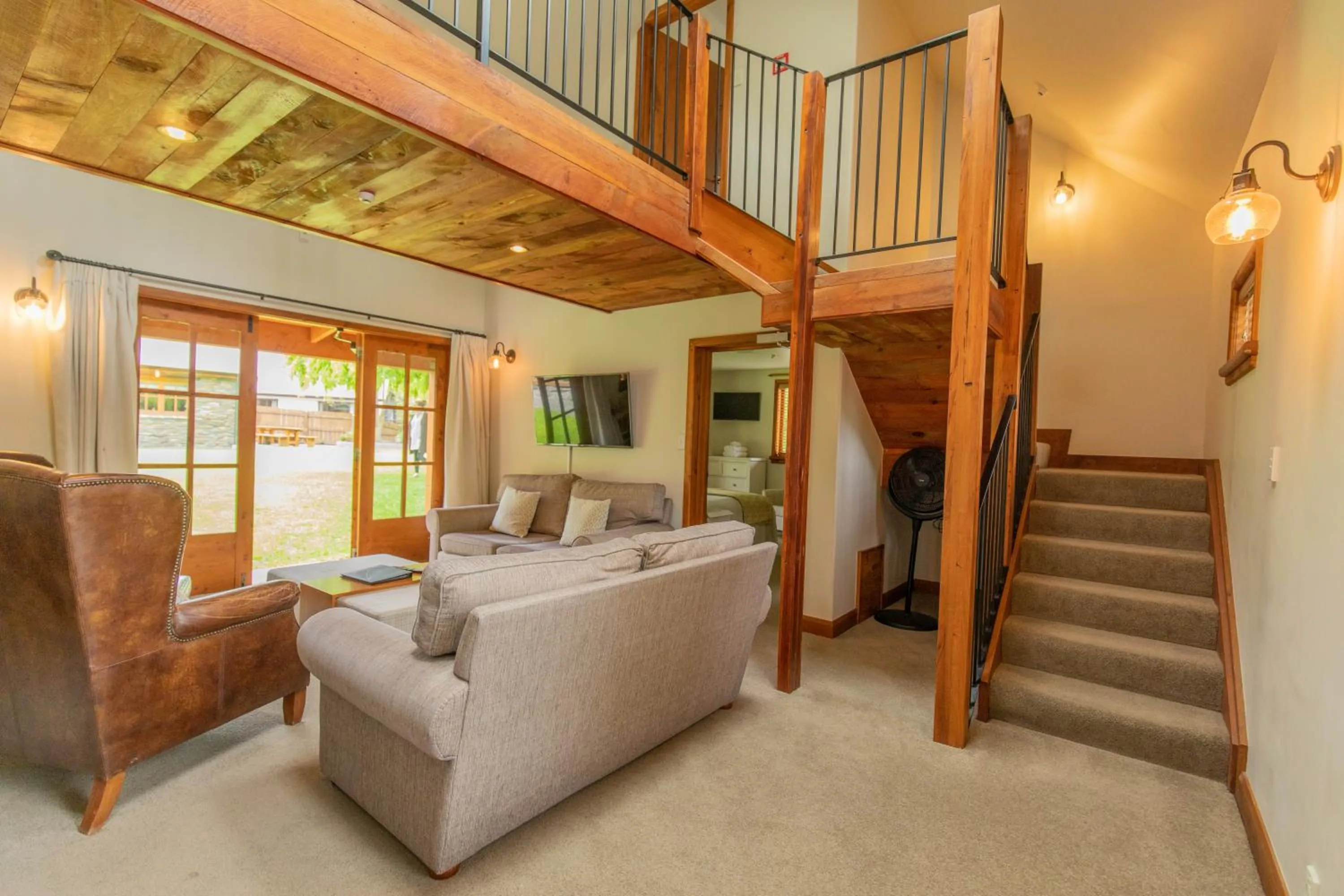 Wanaka Homestead Lodge & Cottages