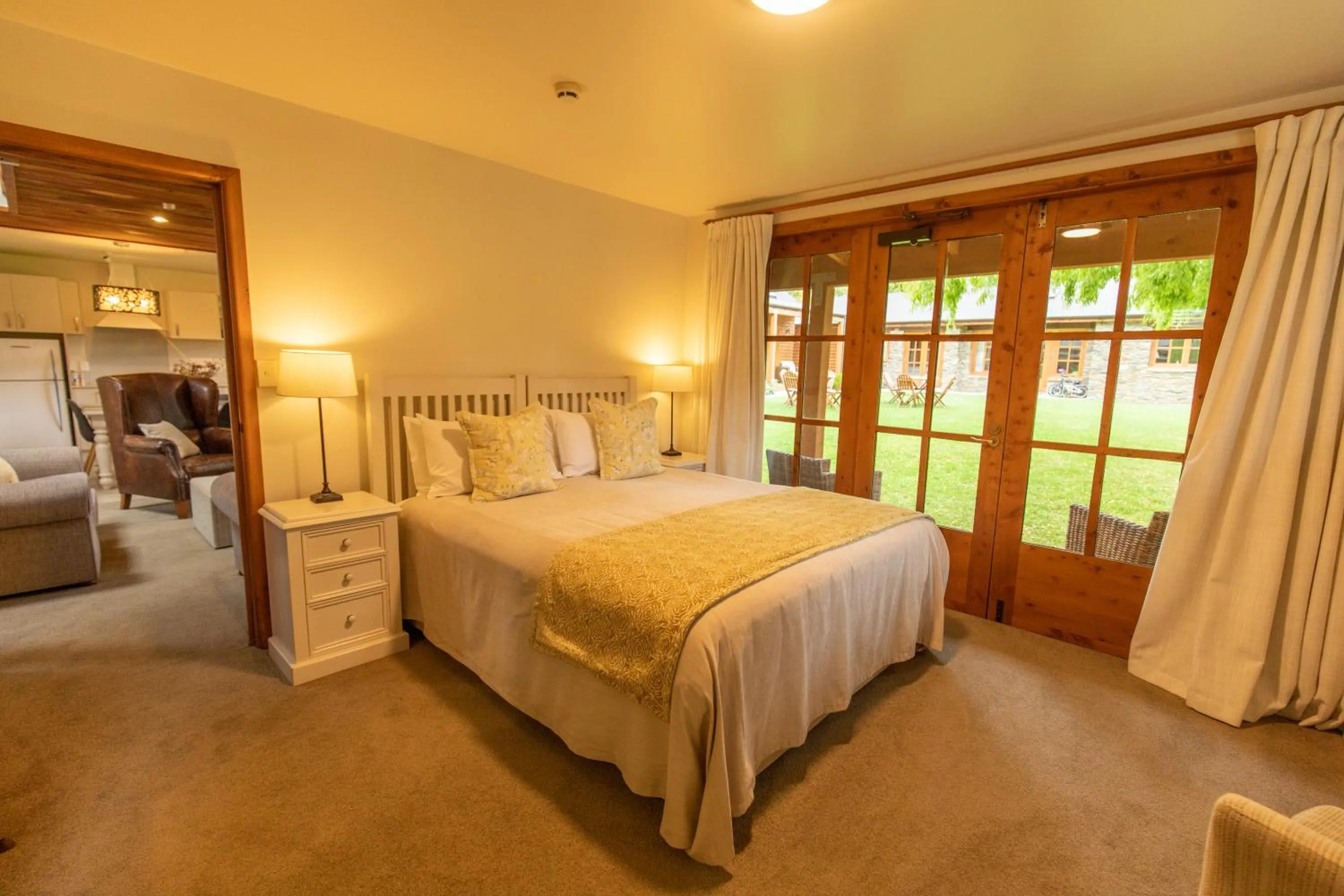Bed in Wanaka Homestead Lodge & Cottages
