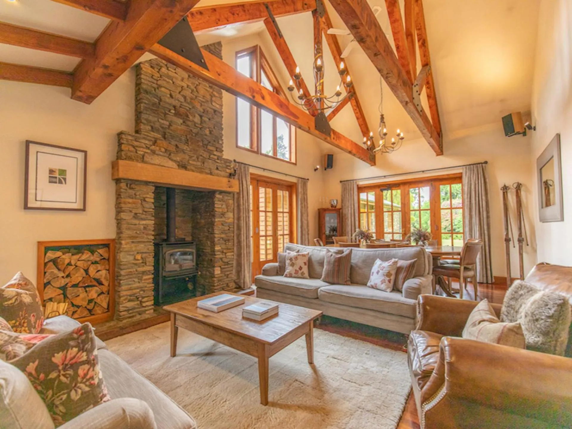Living room in Wanaka Homestead Lodge & Cottages
