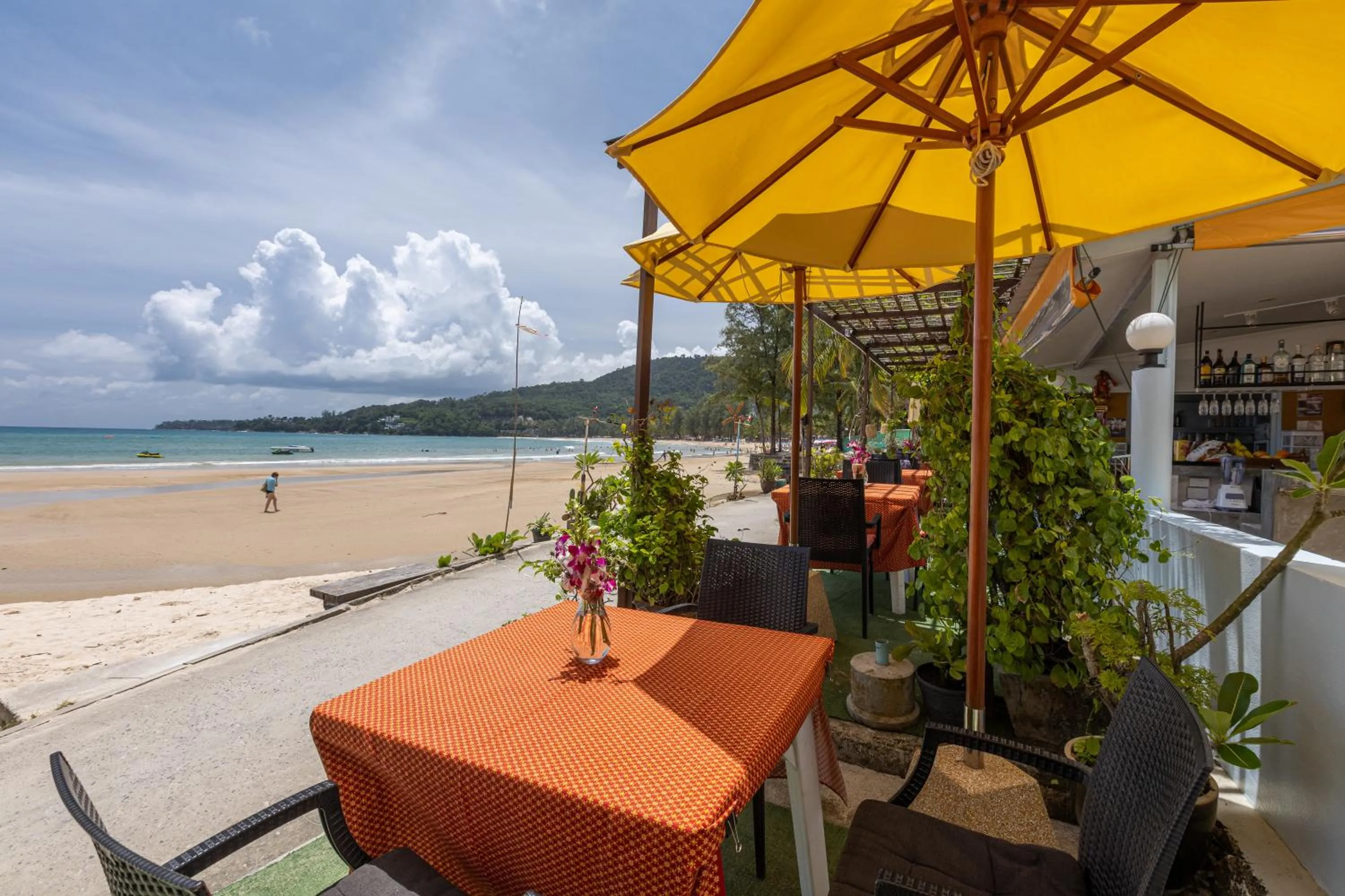 Restaurant/places to eat in Kamala Dreams