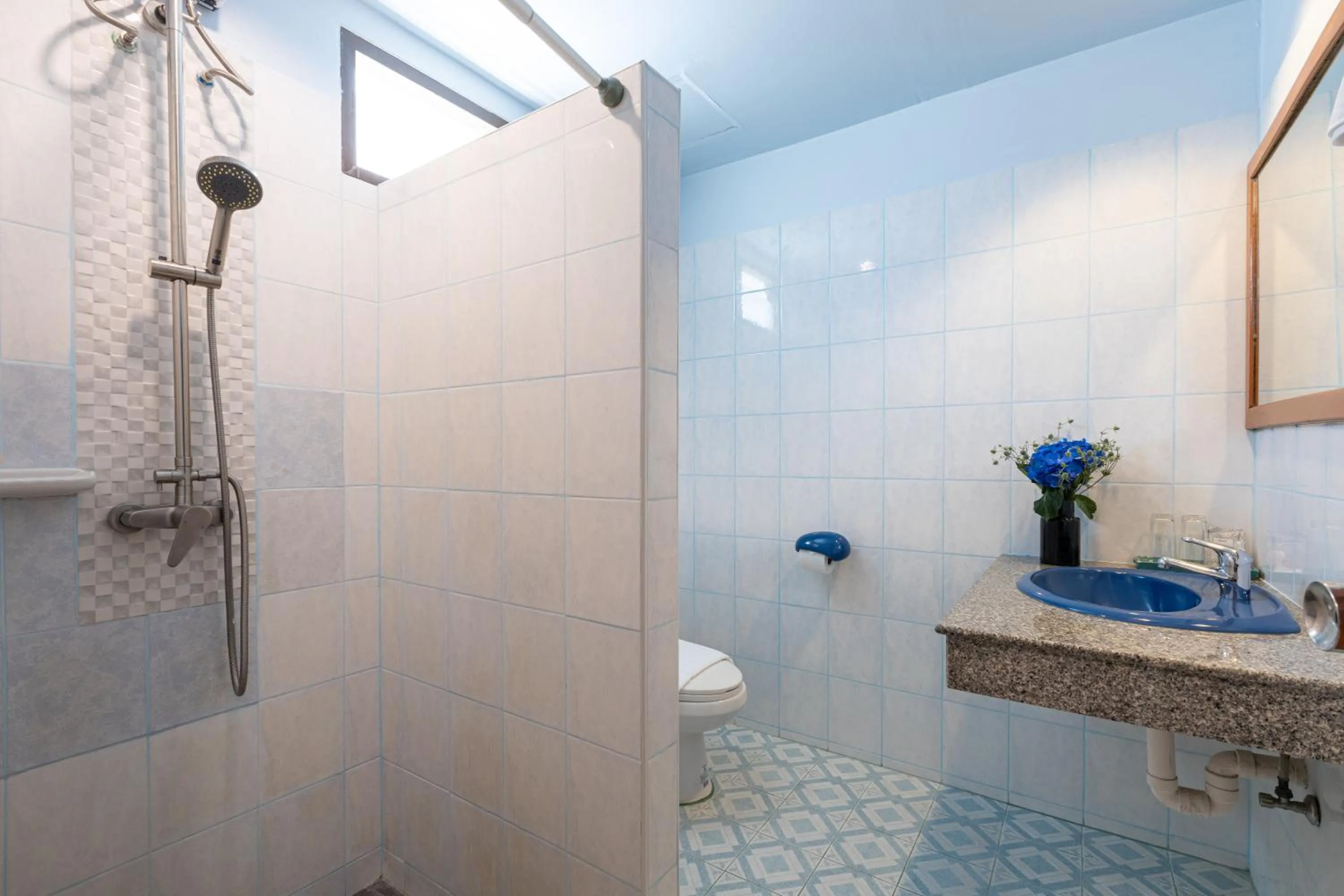 Shower in Kamala Dreams