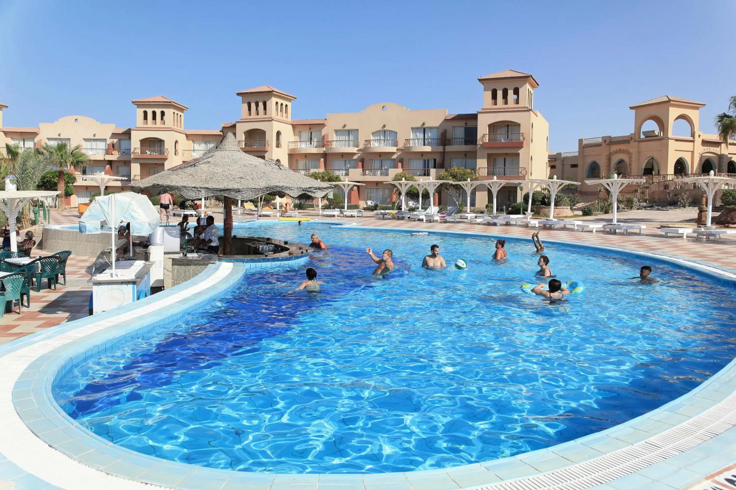 Swimming pool in Pensee Royal Garden Beach Resort