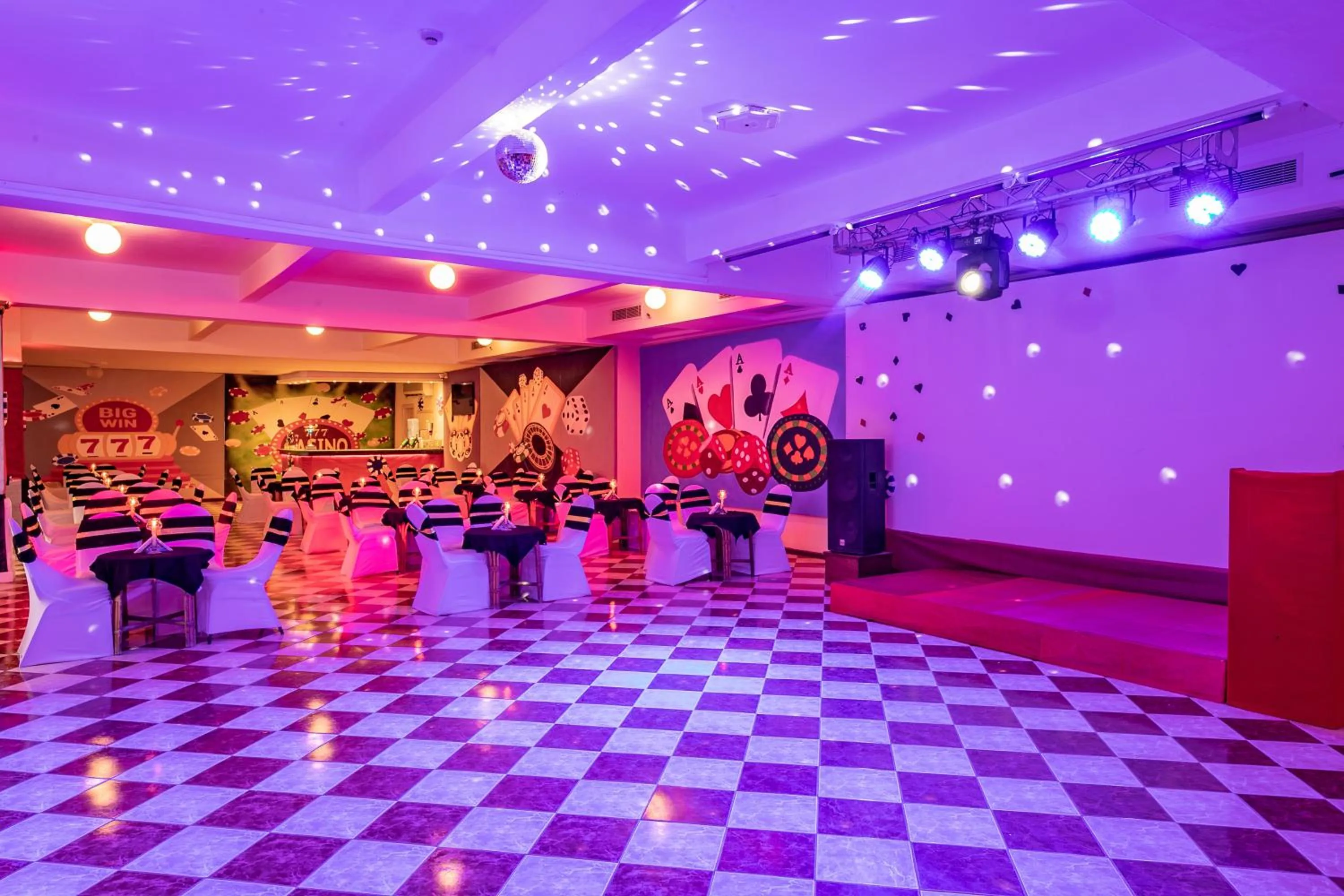 Entertainment in Bel Air Azur Resort (Adults Only)