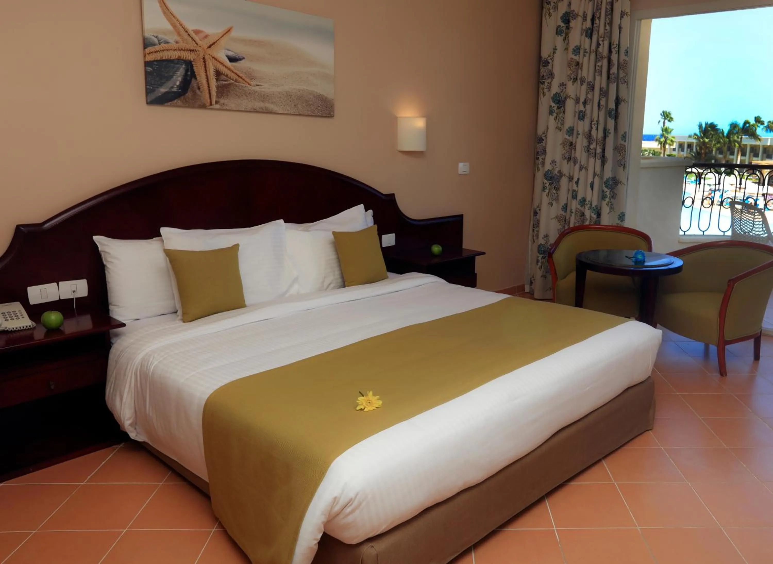 Photo of the whole room, Bed in Labranda Royal Makadi