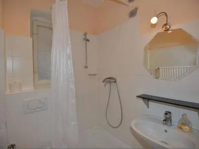 English Romance University