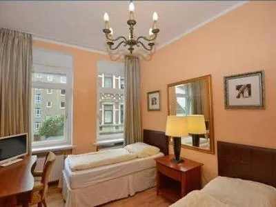 English Romance University