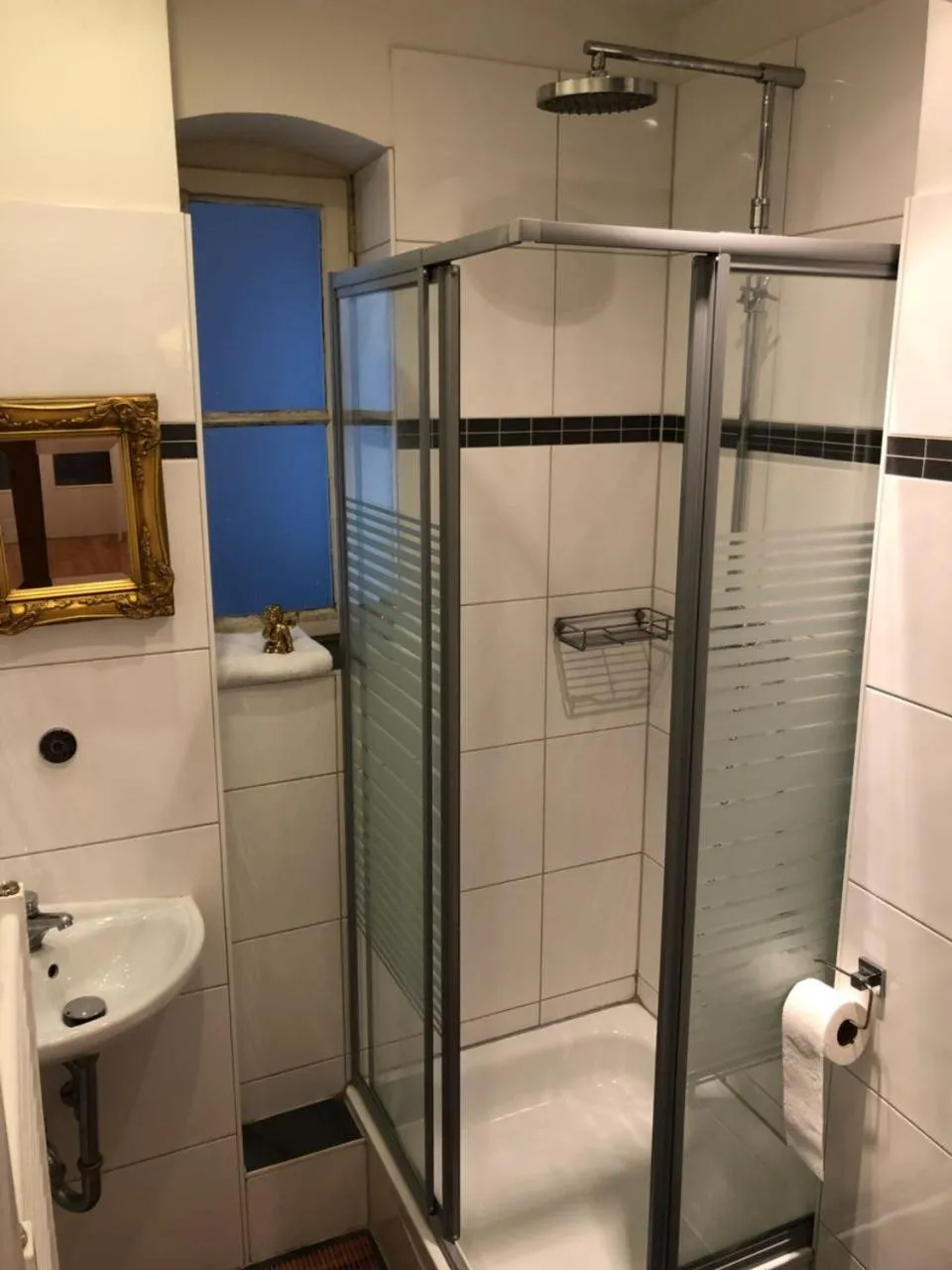 English Romance University