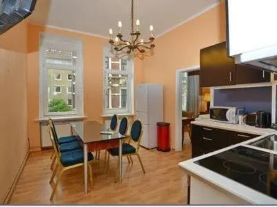 English Romance University