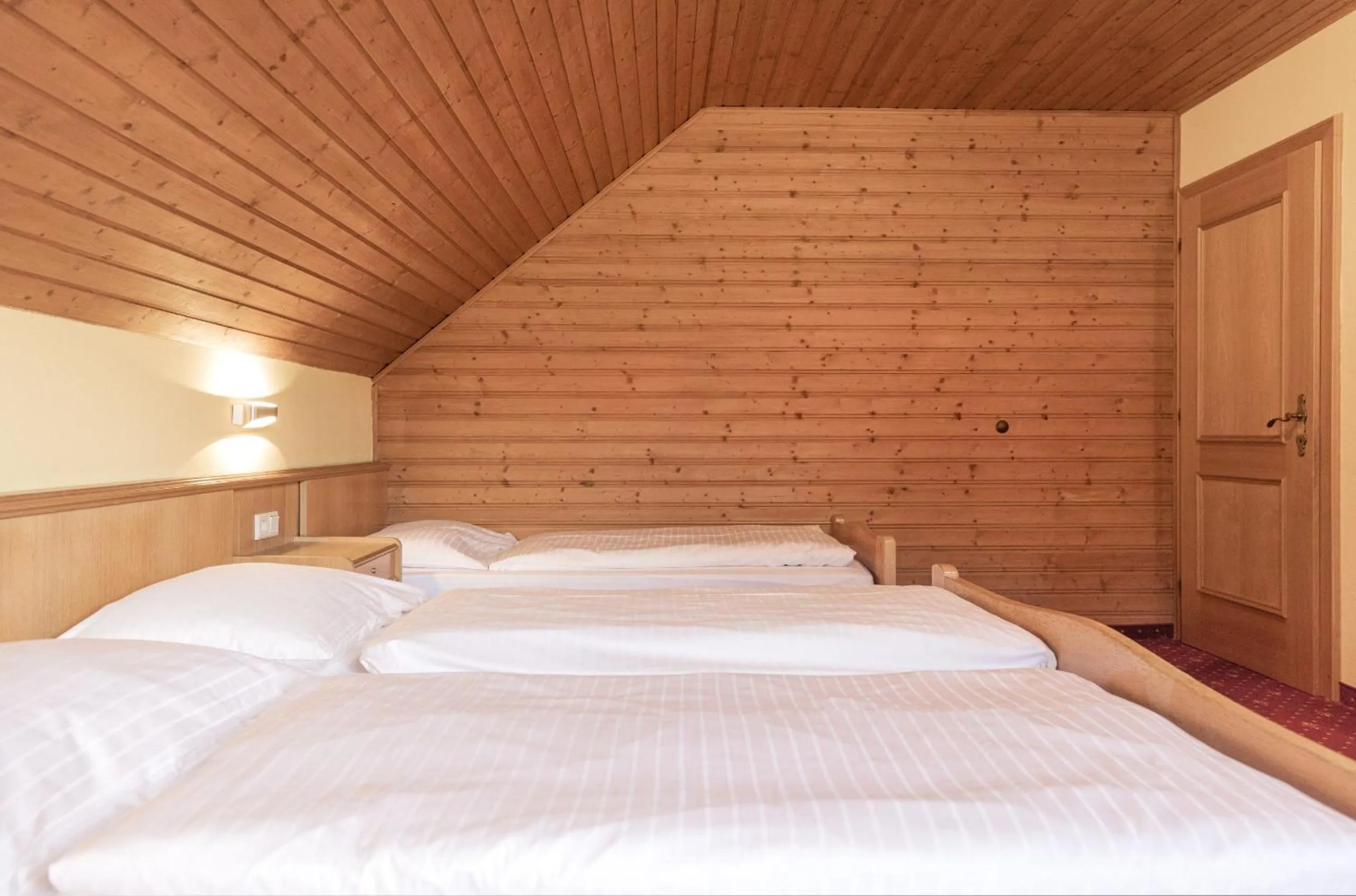 Bedroom, Bed in Hotel Weissenstein