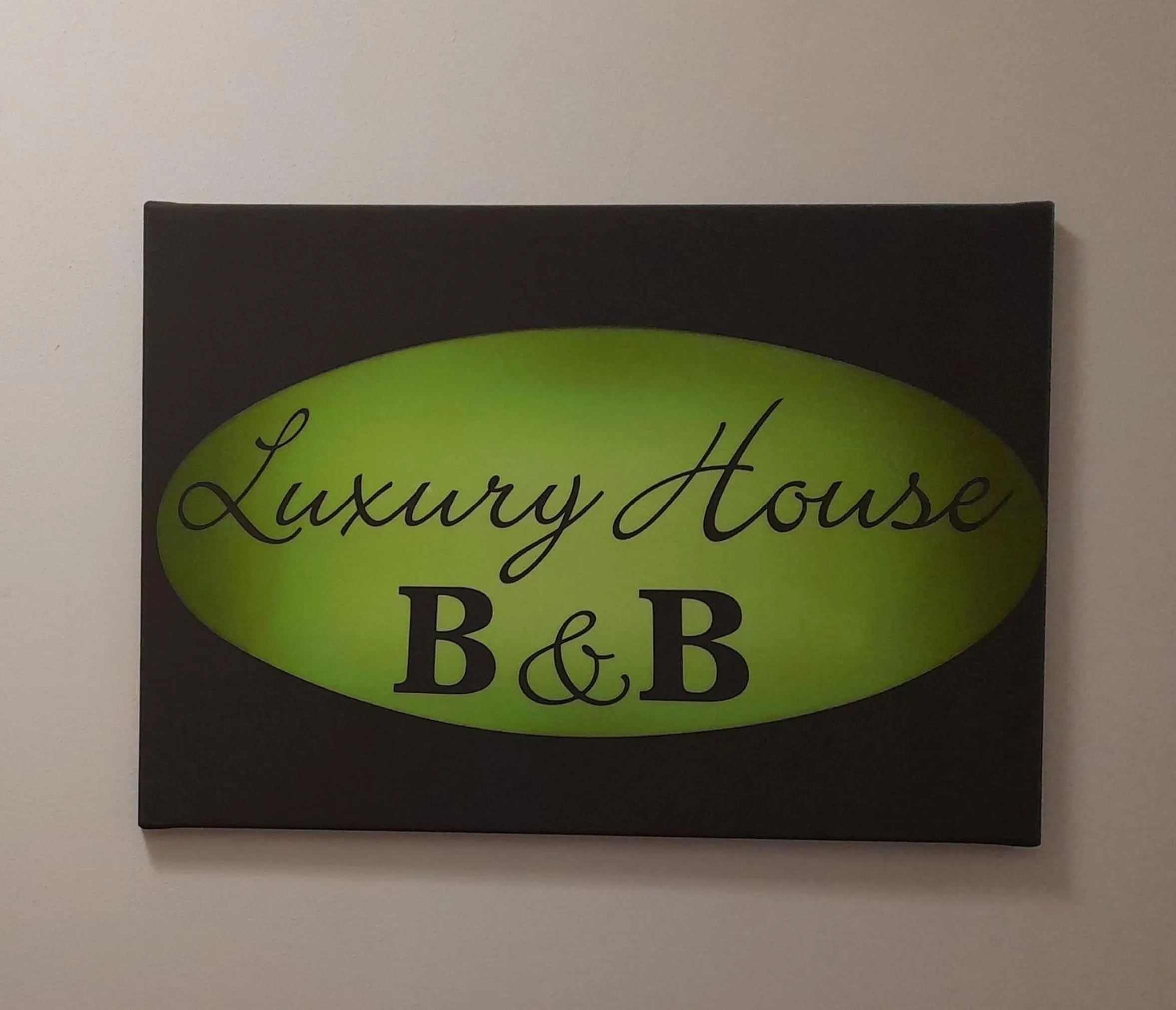 Logo/Certificate/Sign in Luxury House B&B