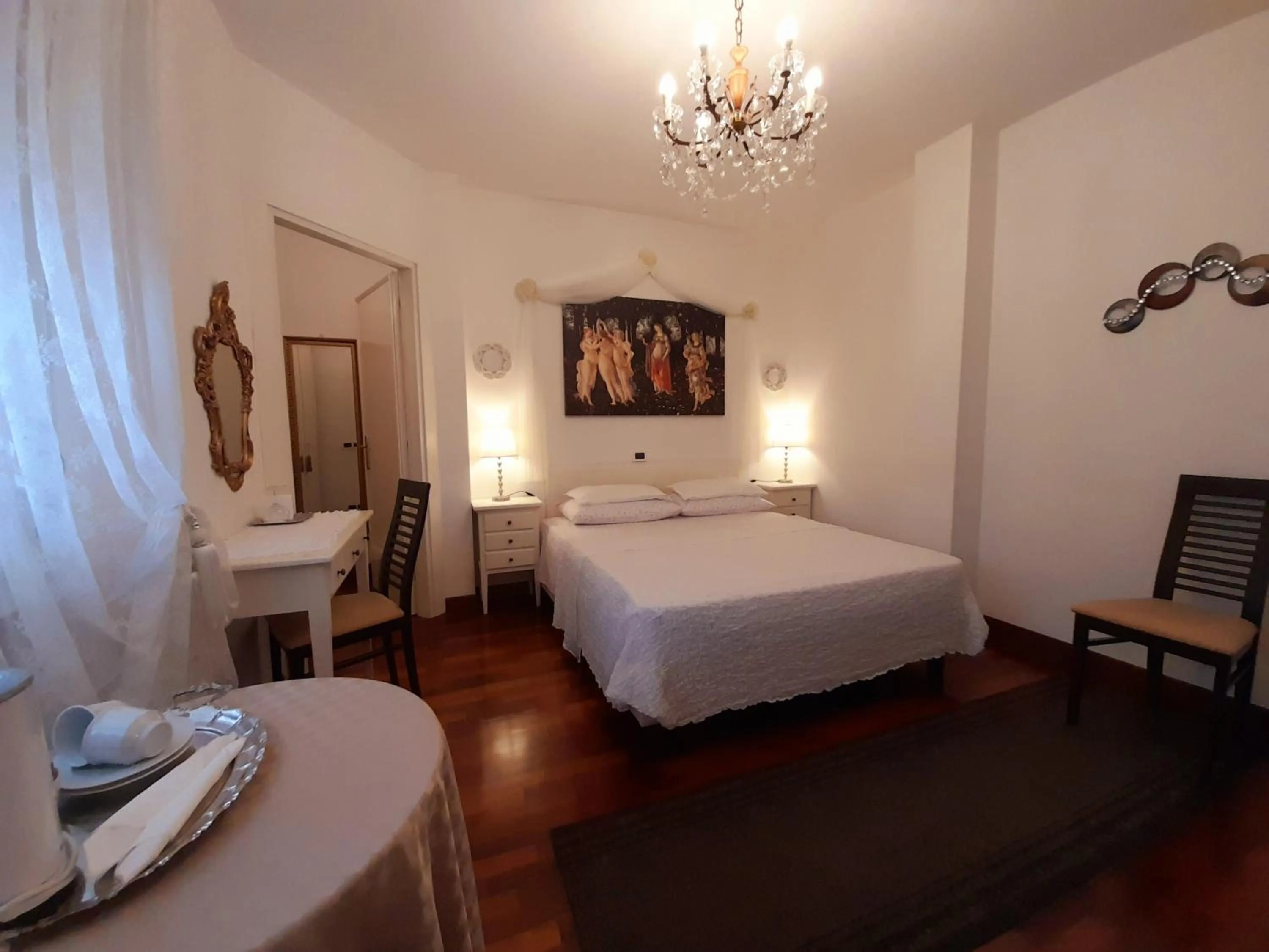 Photo of the whole room, Bed in Luxury House B&B