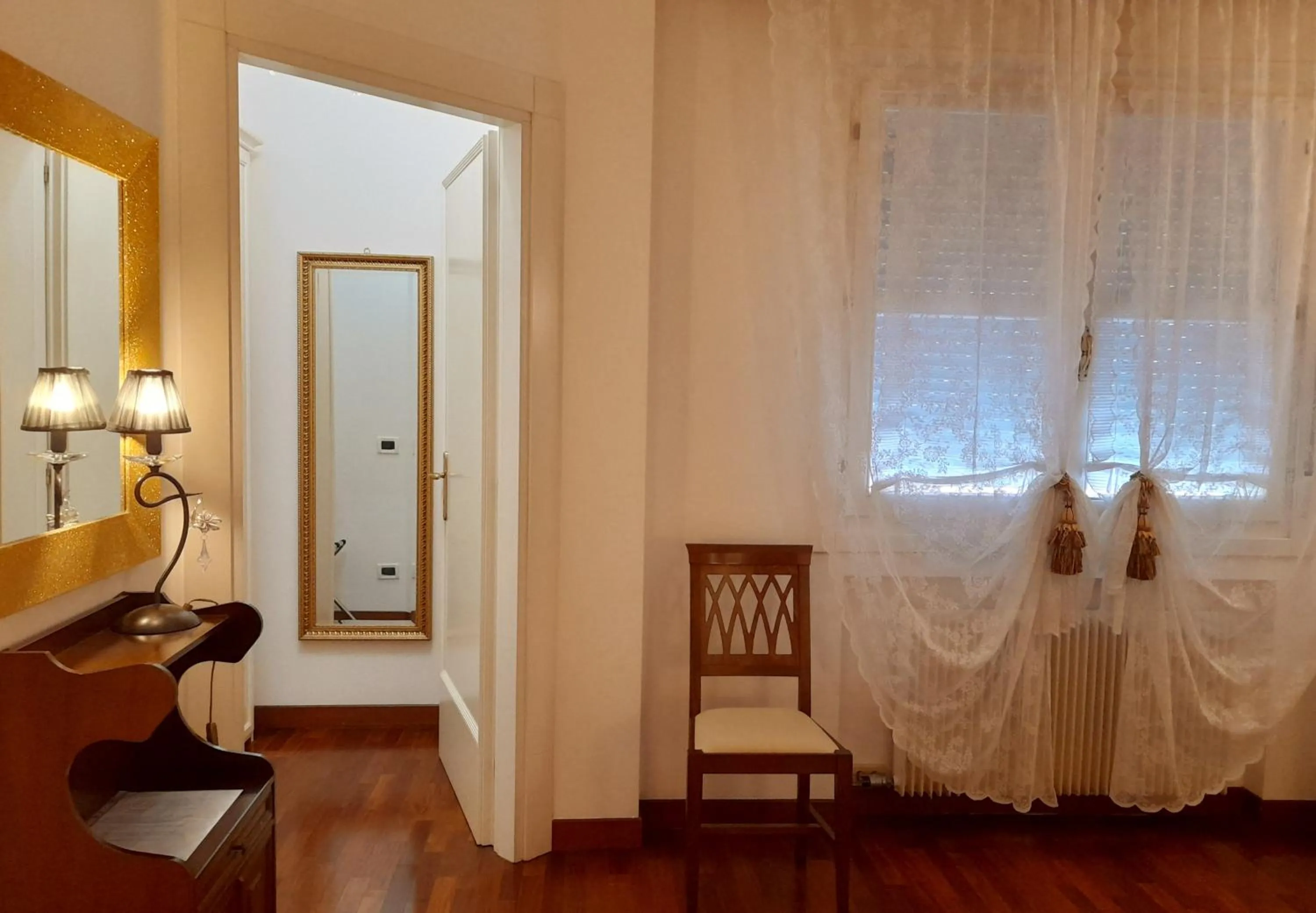 Photo of the whole room, Bed in Luxury House B&B