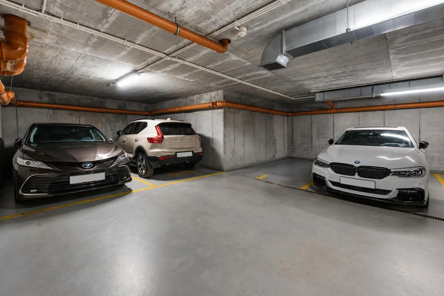 Parking in Harmonica Apartment - Trynitarska 6 street