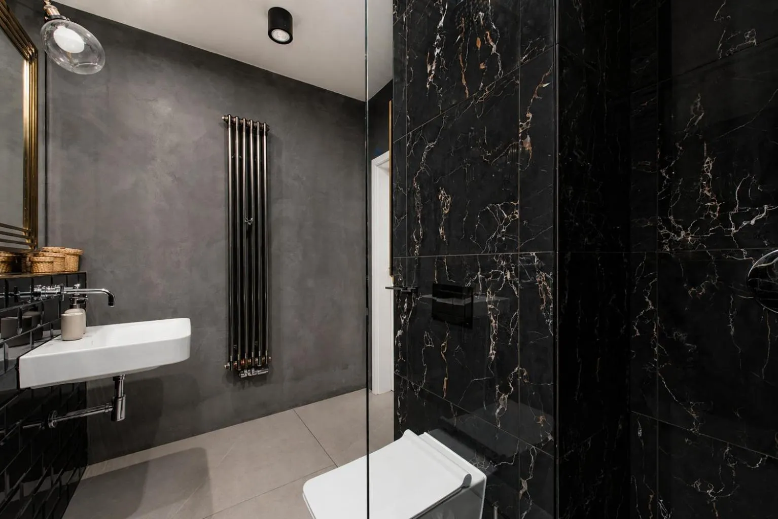 Shower in Harmonica Apartment - Trynitarska 6 street