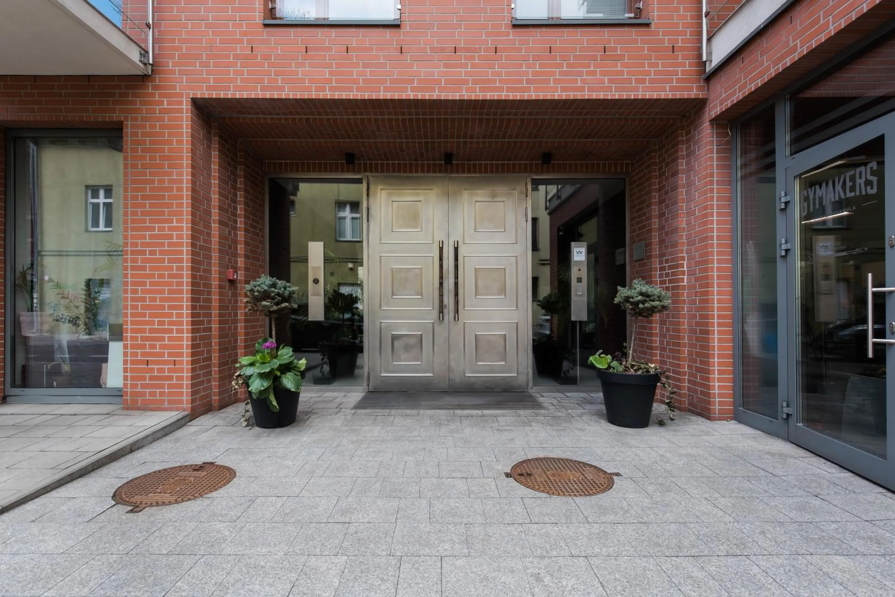 Facade/entrance in Harmonica Apartment - Trynitarska 6 street