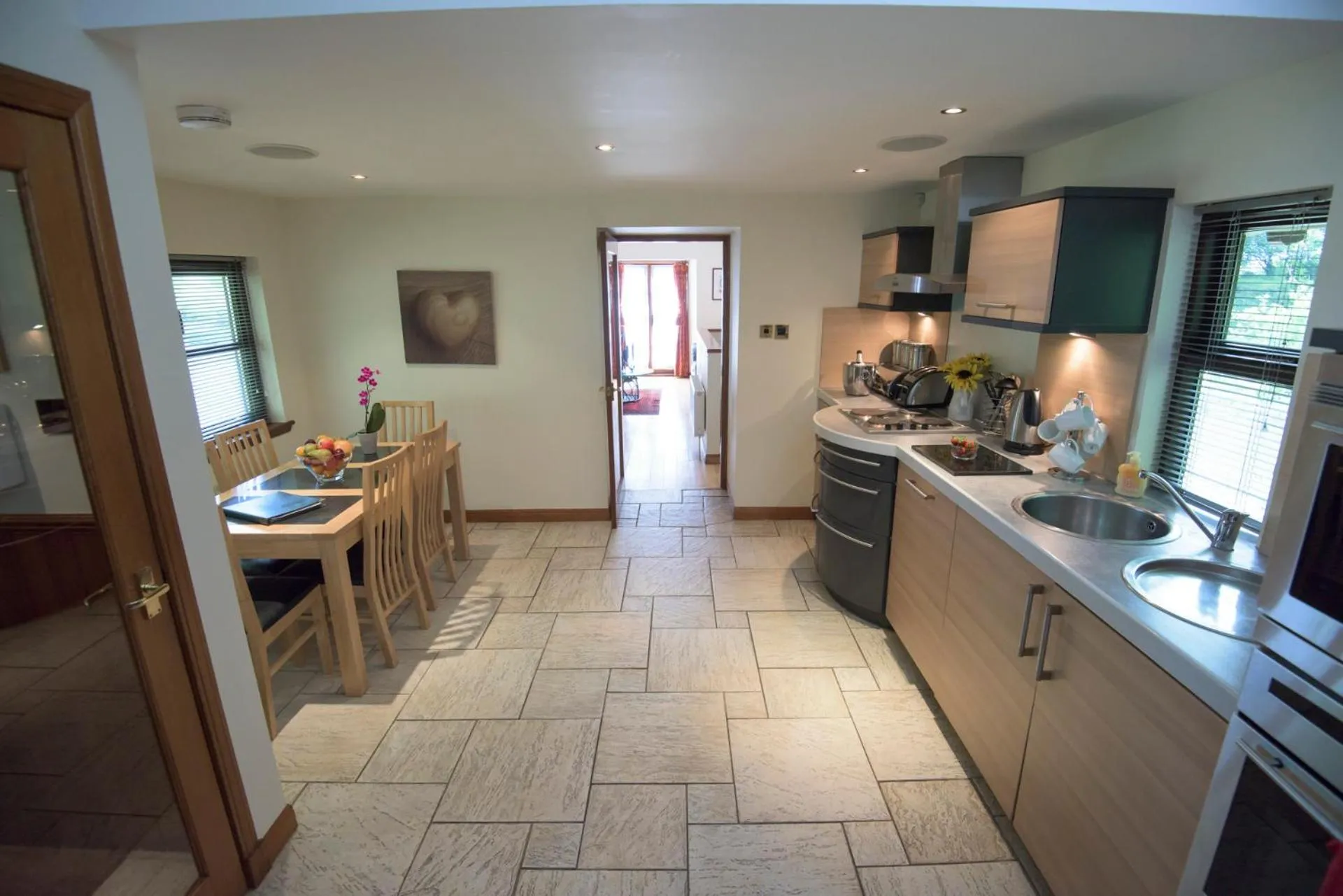 Coffee/tea facilities in Forbes of Kingennie