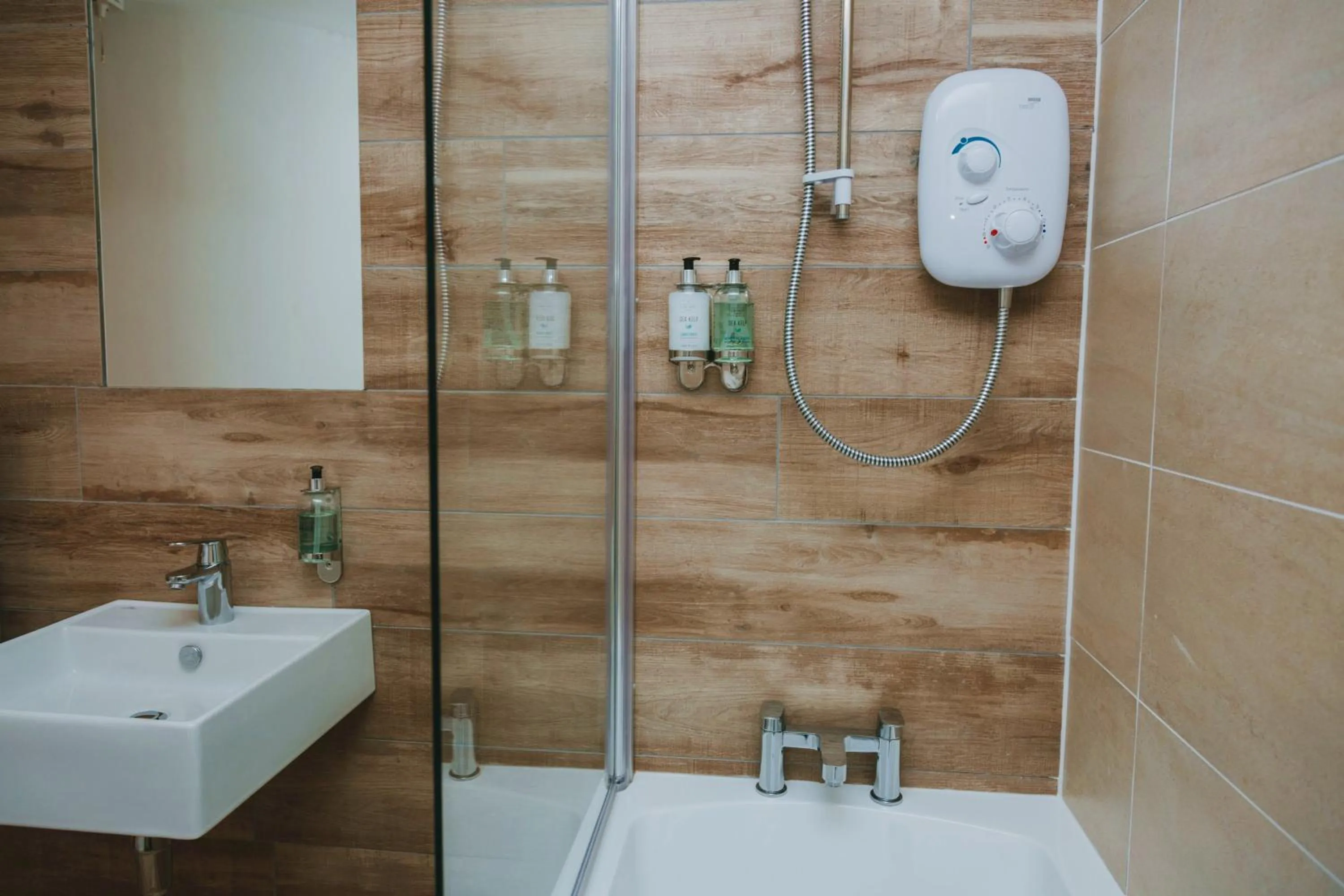 Shower in Forbes of Kingennie