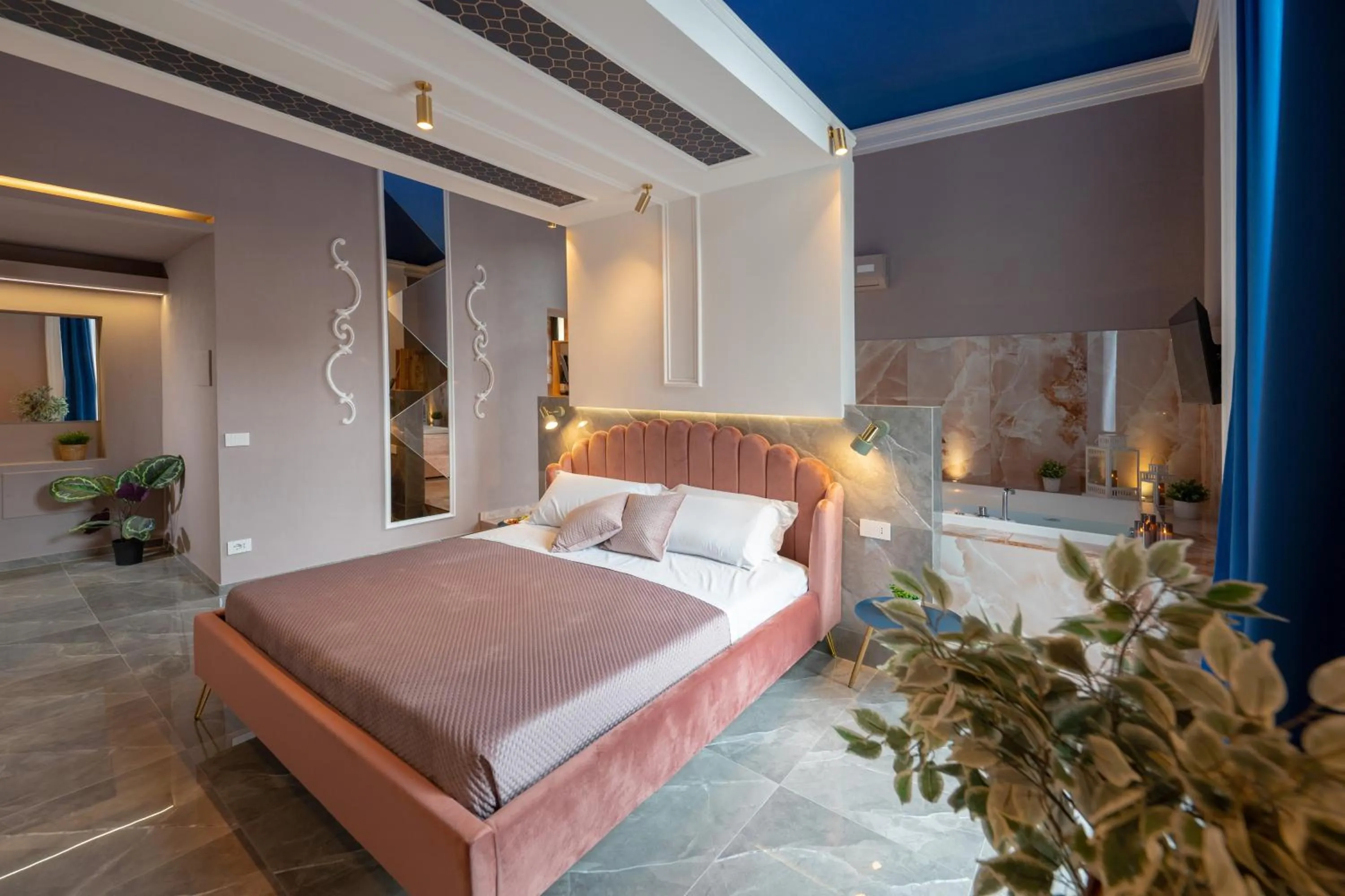 Photo of the whole room, Bed in Palazzo Bruca Catania