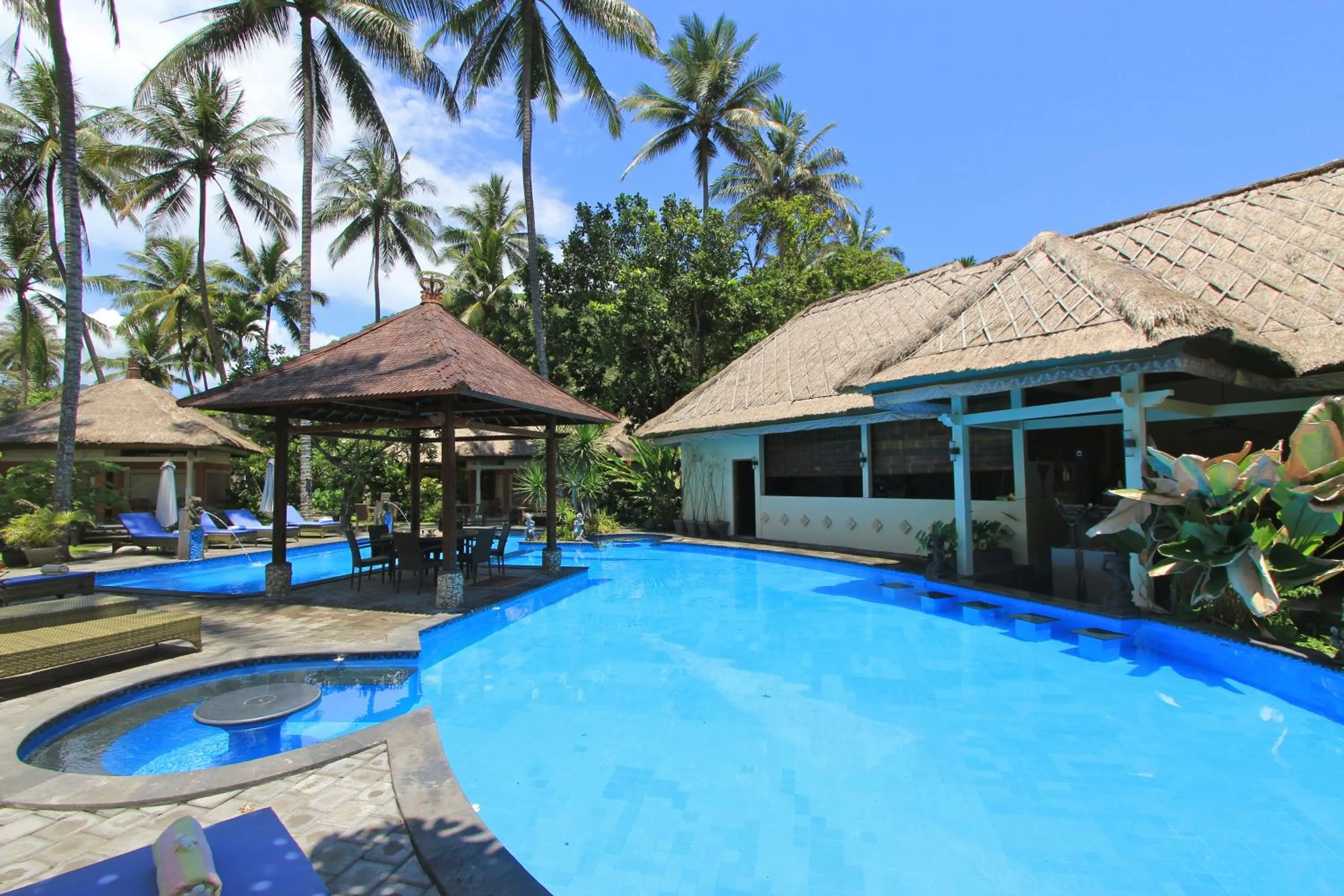 Swimming pool in Bayside Bungalows