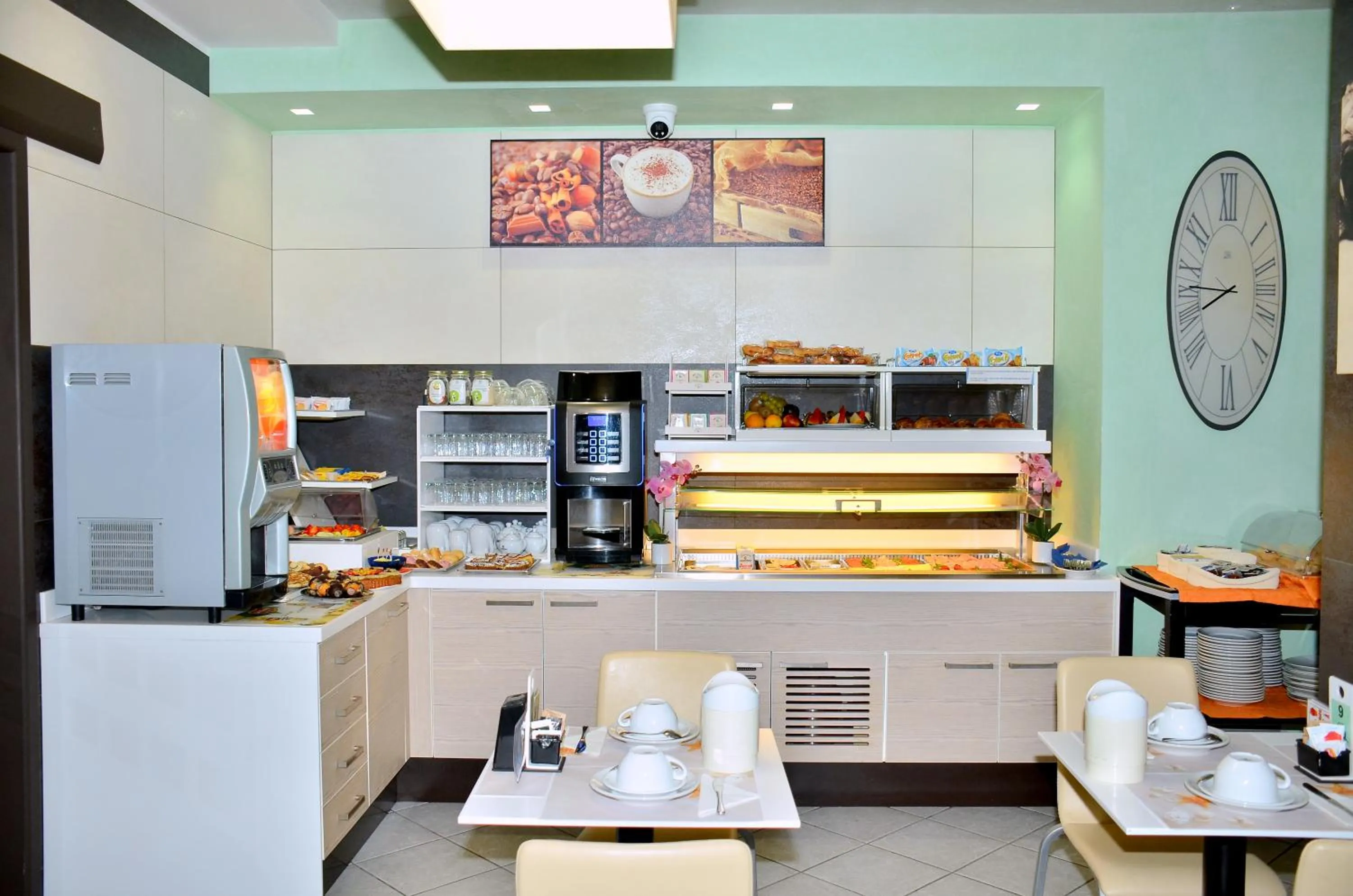 Breakfast in Hotel Etna