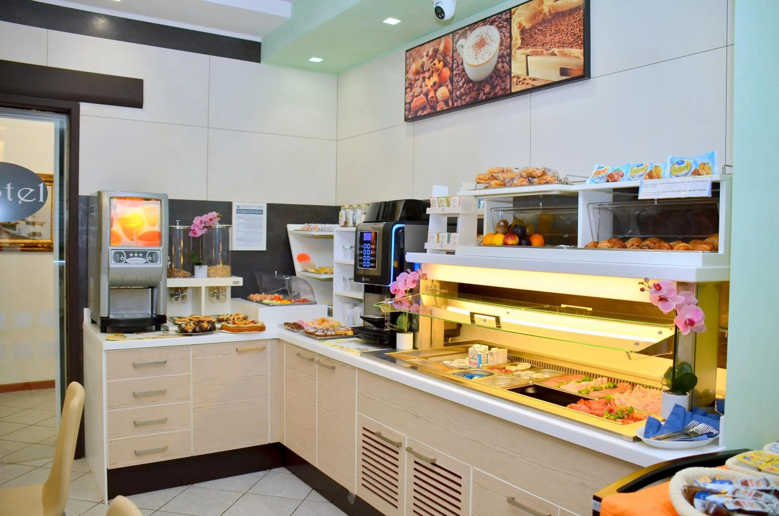 Breakfast in Hotel Etna