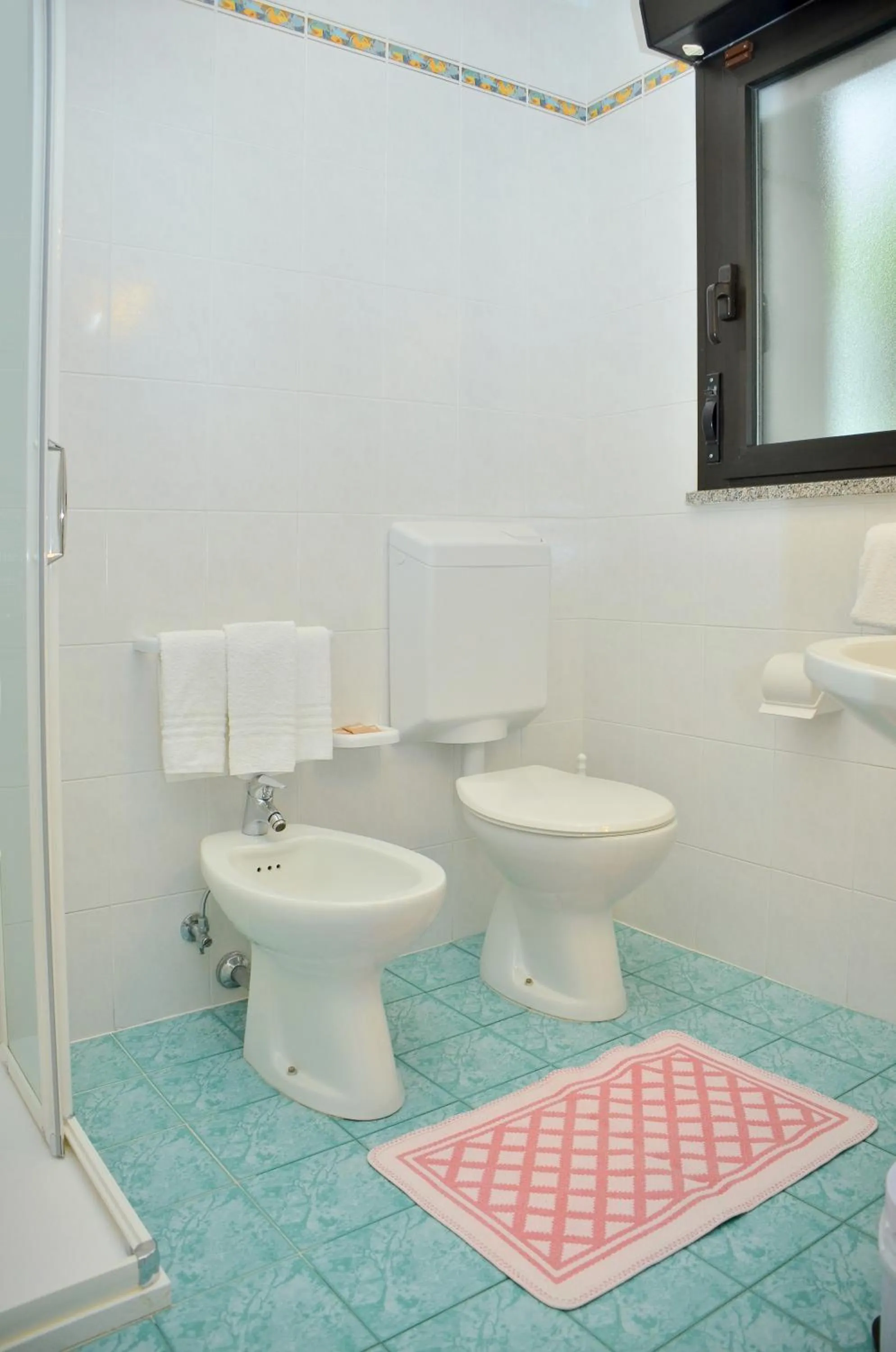 Toilet in Hotel Etna