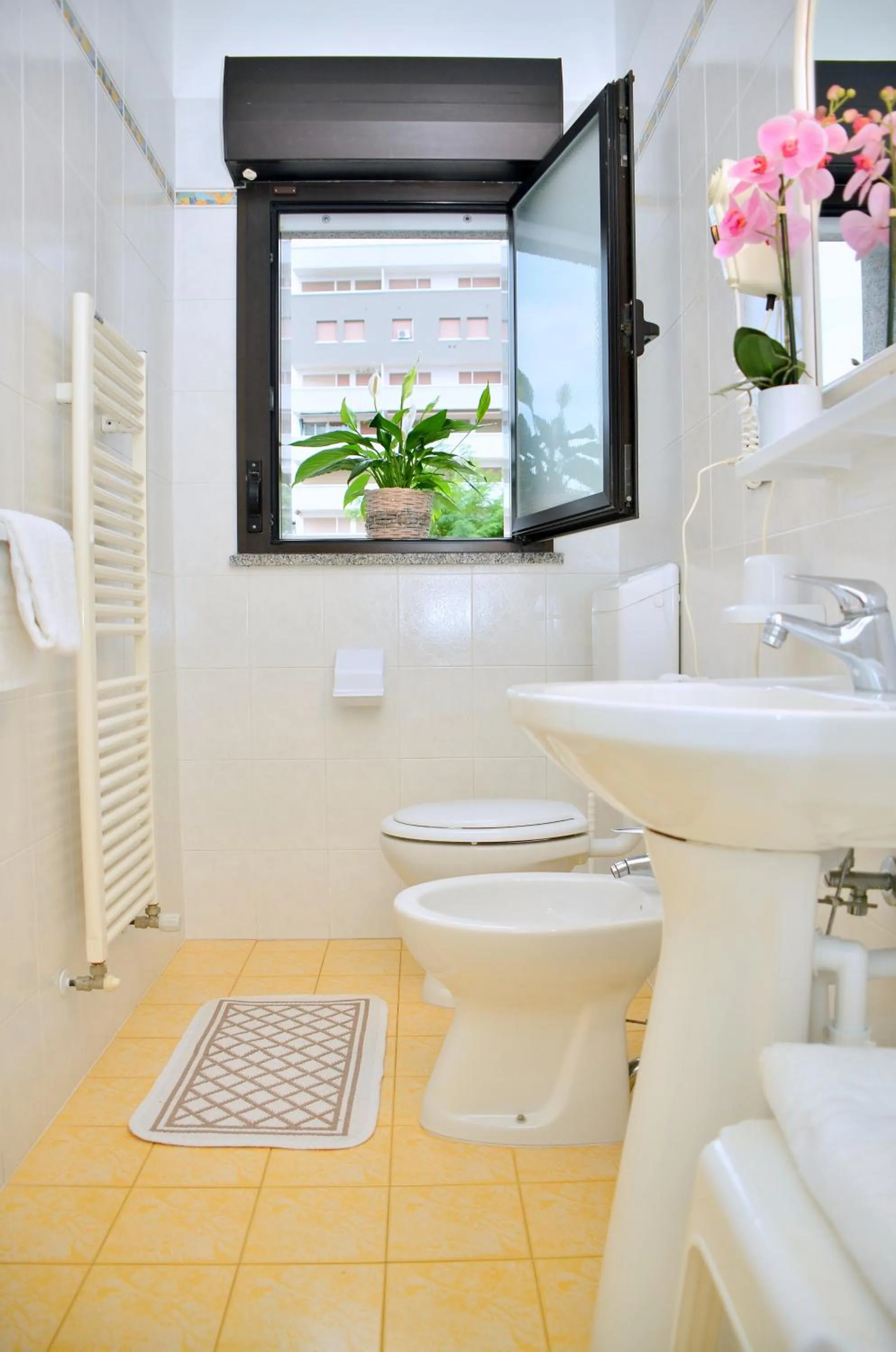 Toilet in Hotel Etna