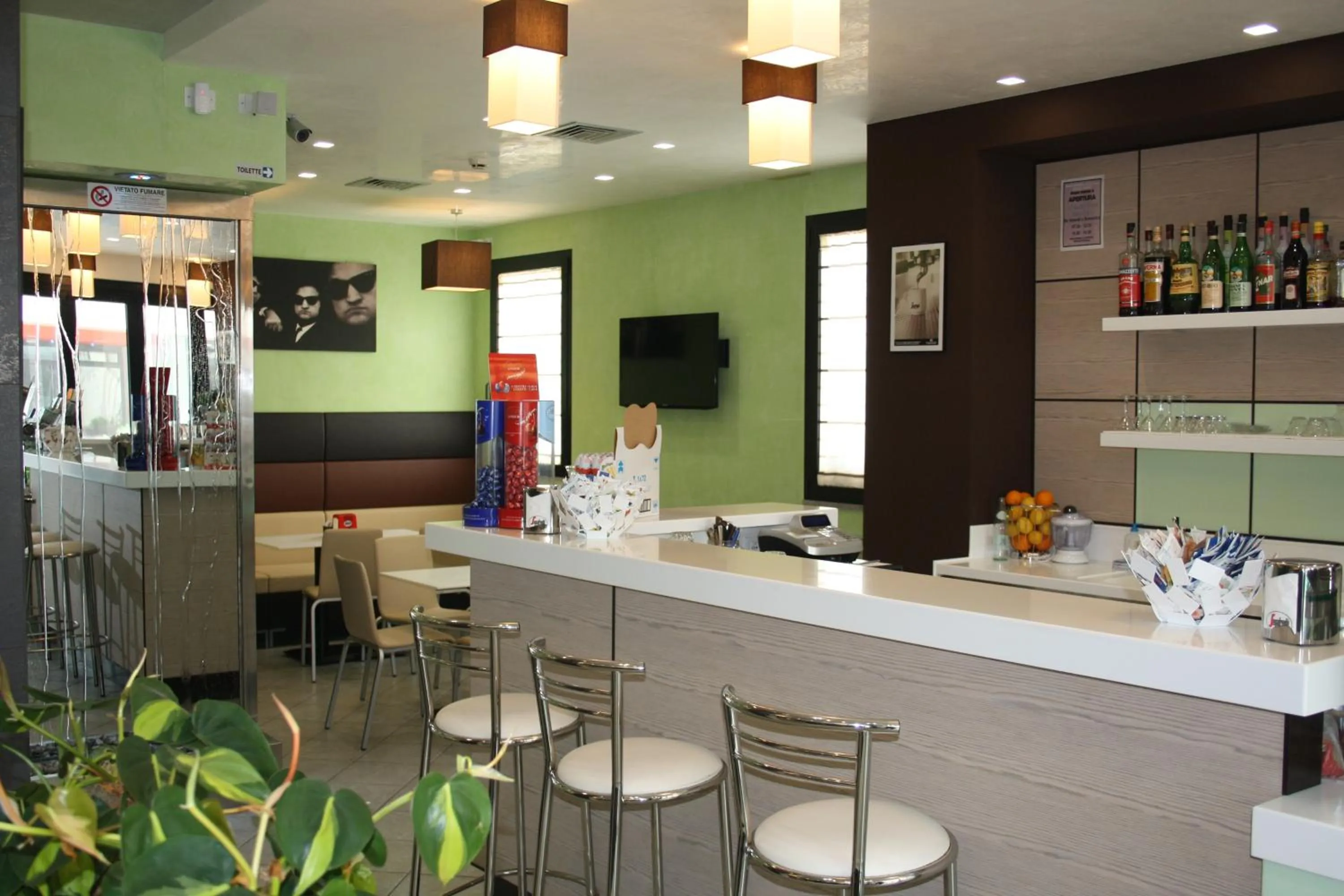 Restaurant/places to eat in Hotel Etna