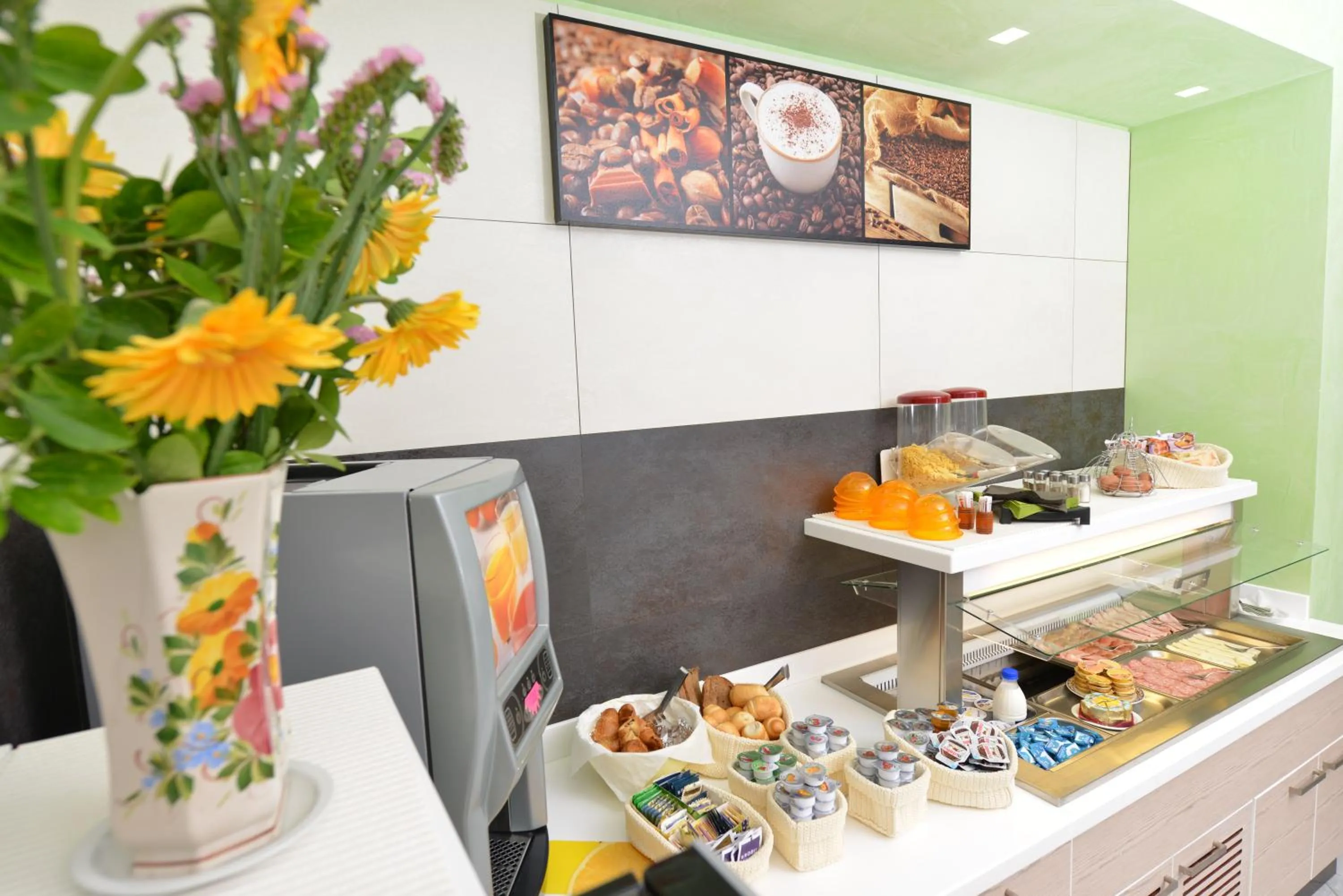 Breakfast in Hotel Etna