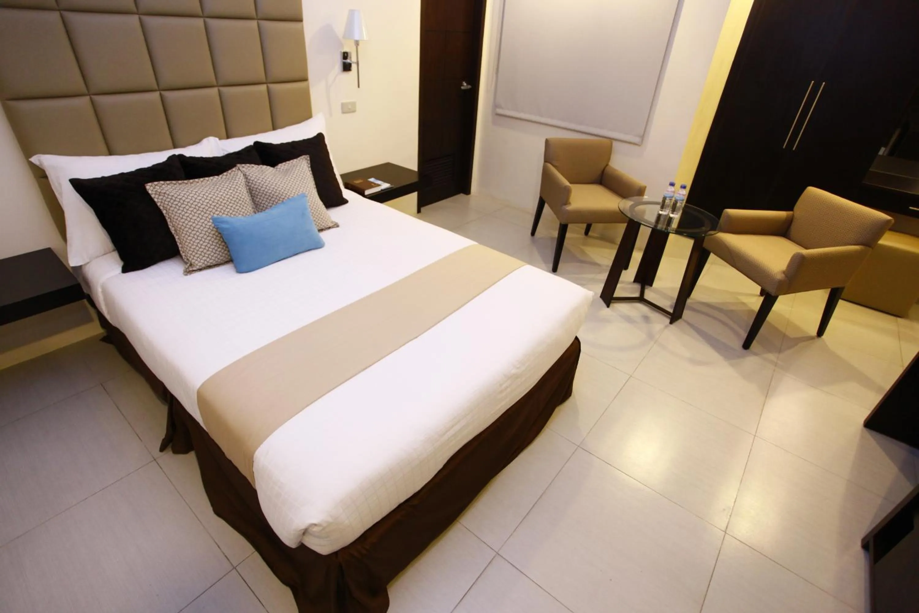 Photo of the whole room in Oracle Hotel and Residences