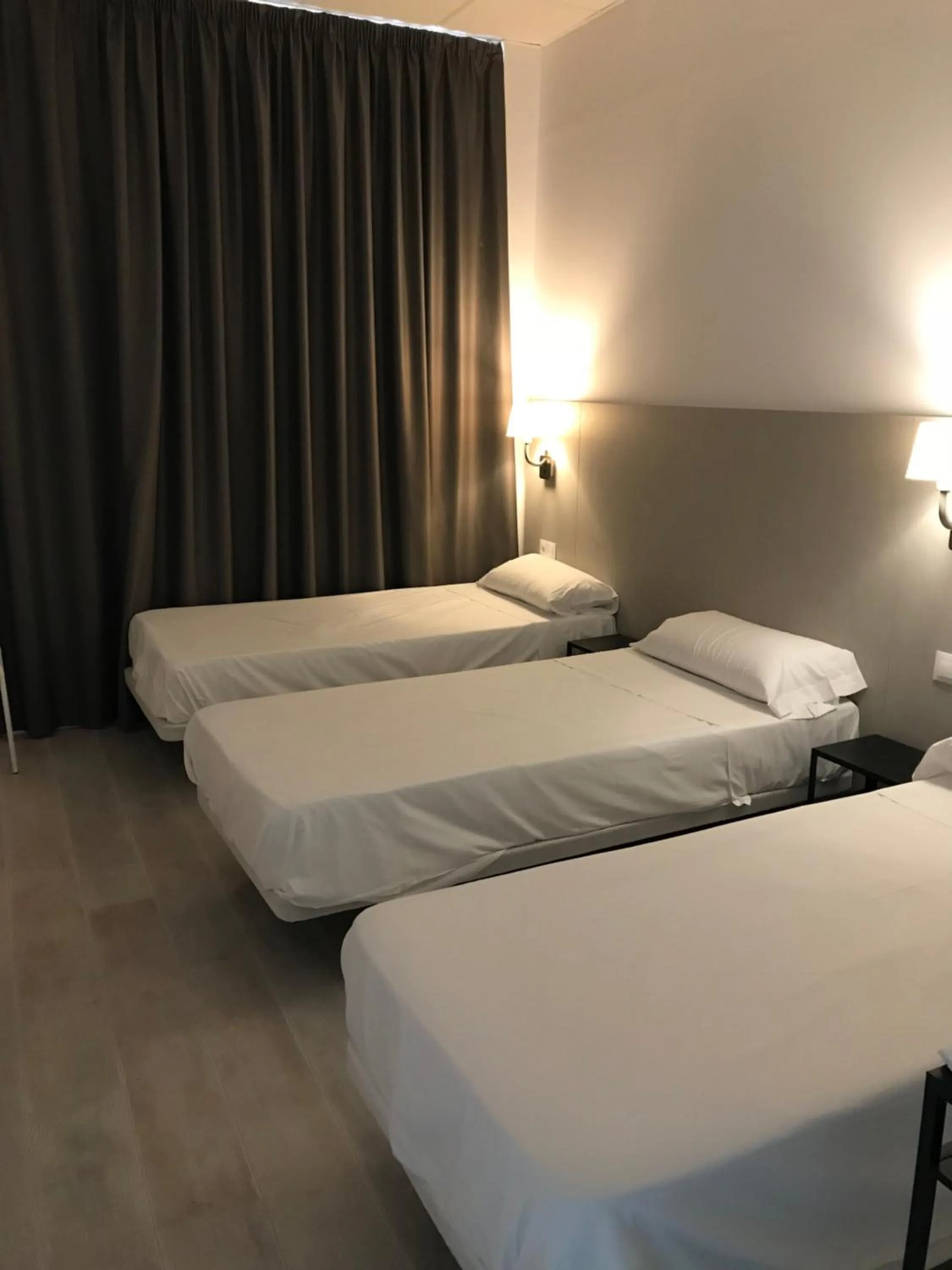 Photo of the whole room, Bed in Hotel Boutique Centro BBB Auto check in