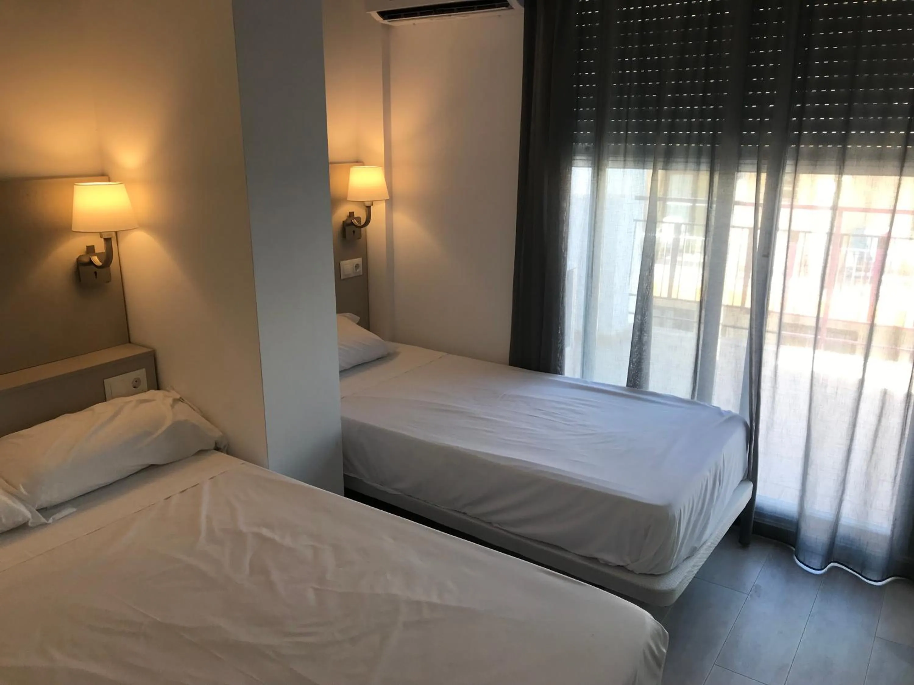 Photo of the whole room, Bed in Hotel Boutique Centro BBB Auto check in