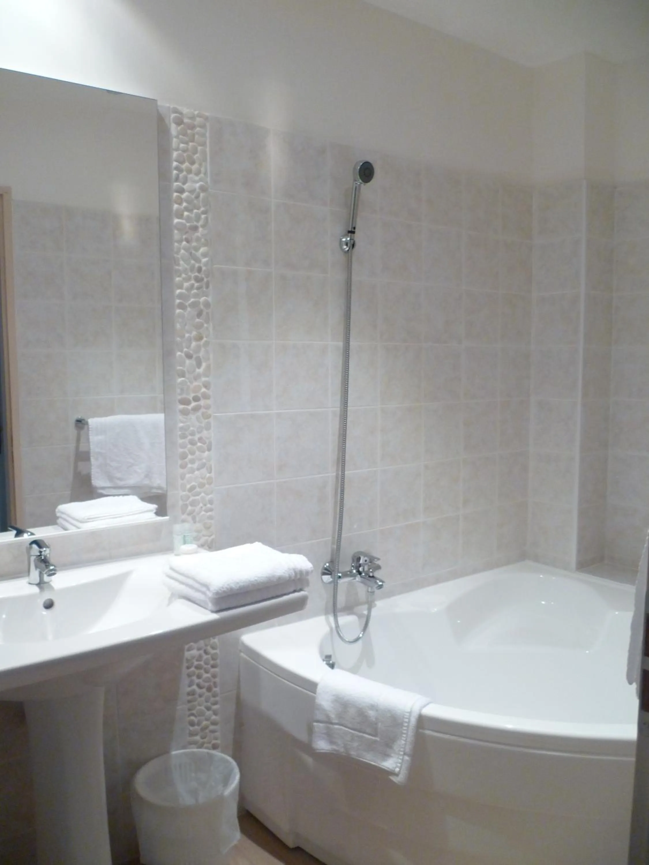 Bathroom in Hôtel et Résidence Costa Rossa